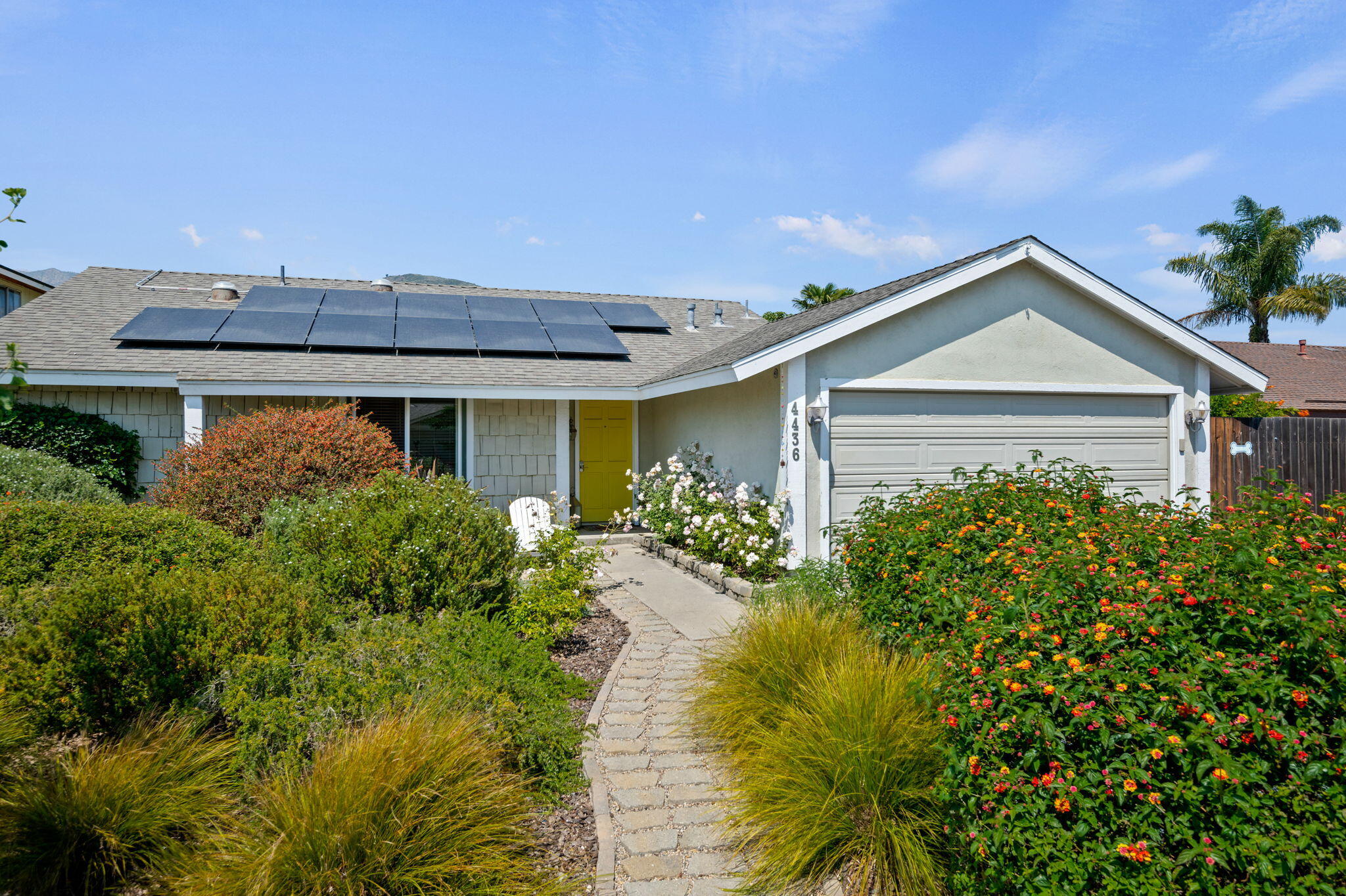 Carpinteria, California 93013, United States, 3 Bedrooms Bedrooms, ,2 BathroomsBathrooms,Residential,Pending,191511