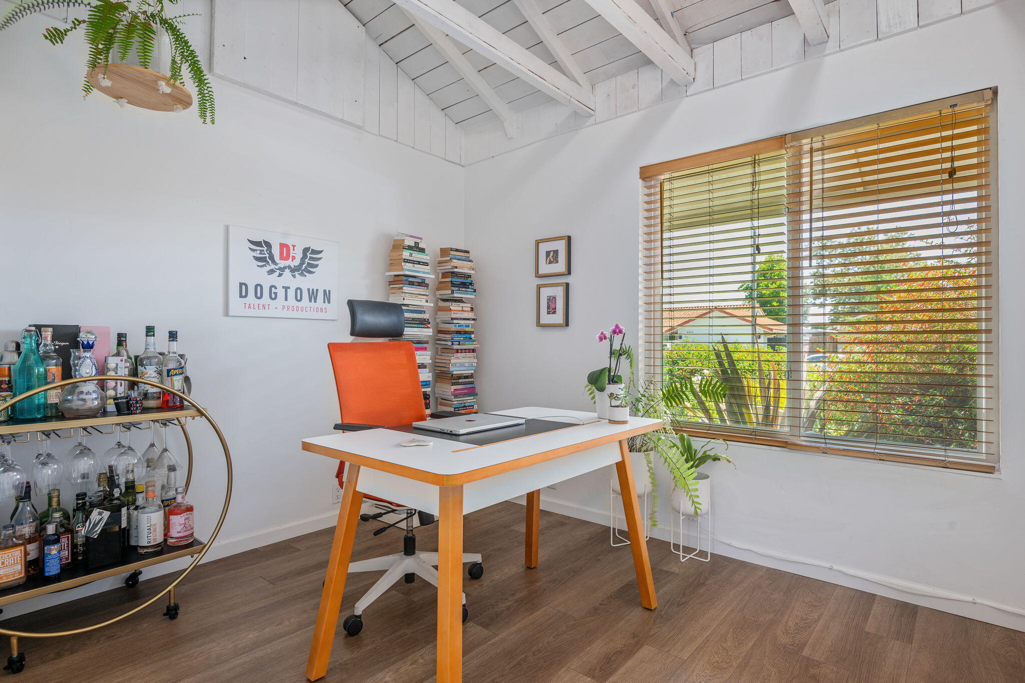 Carpinteria, California 93013, United States, 3 Bedrooms Bedrooms, ,2 BathroomsBathrooms,Residential,Pending,191511