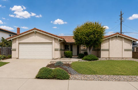 Photo of 422 Garnet Way, SANTA MARIA, CA 93454 (MLS # 26-2157)