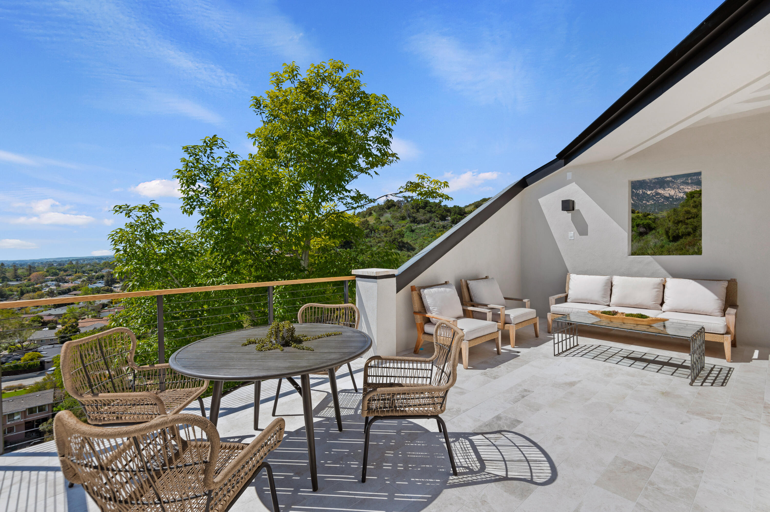 Santa Barbara, California 93105, United States, 3 Bedrooms Bedrooms, ,3 BathroomsBathrooms,Residential,Active,29220