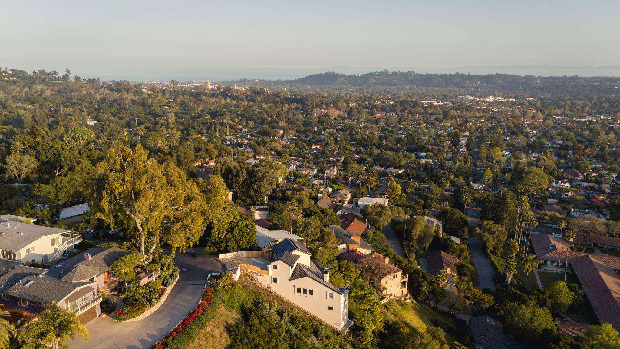 Santa Barbara, California 93105, United States, 3 Bedrooms Bedrooms, ,3 BathroomsBathrooms,Residential,Active,29220