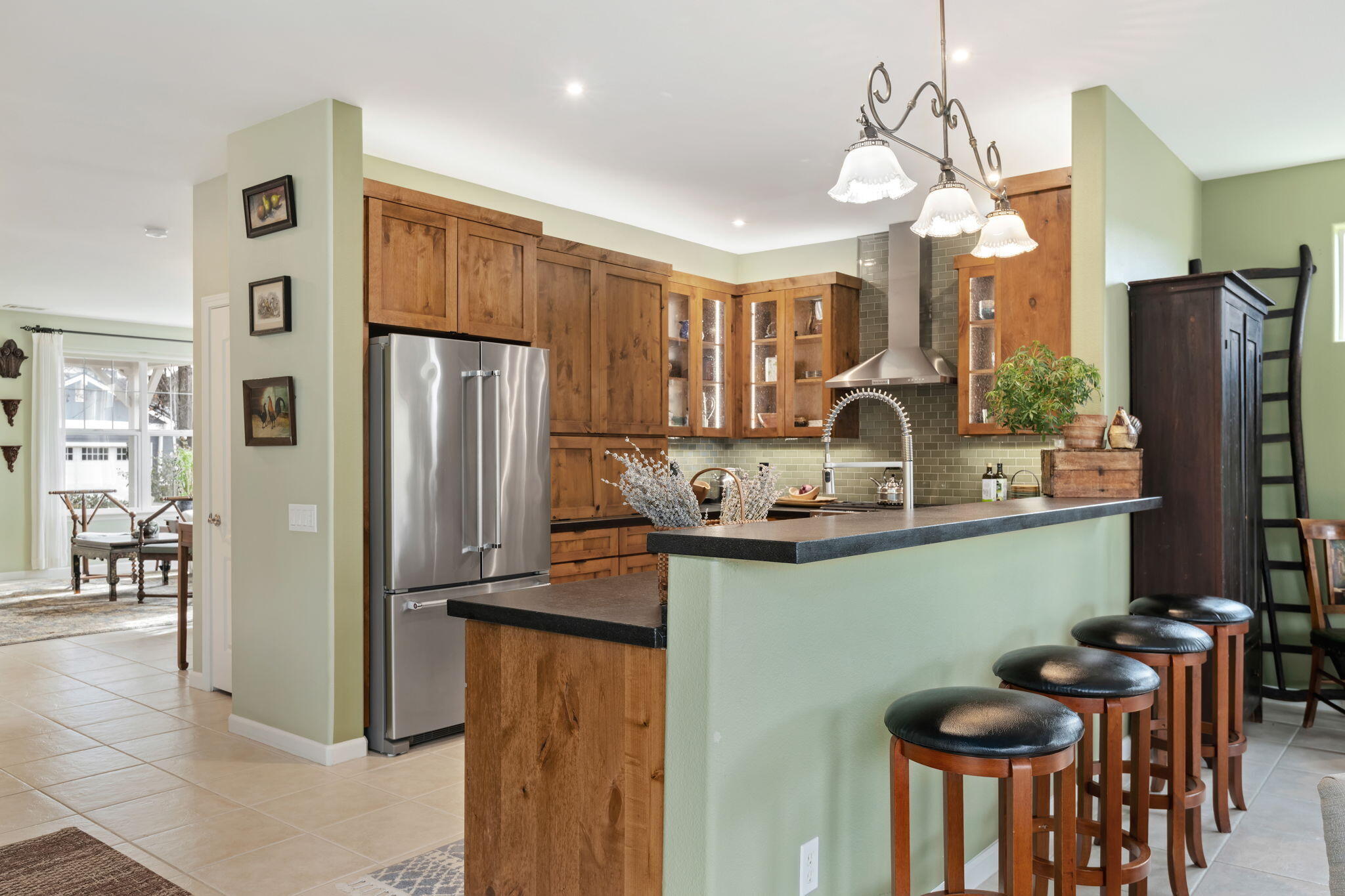 Los Alamos, California 93440, United States, 4 Bedrooms Bedrooms, ,3 BathroomsBathrooms,Residential,Pending,11106