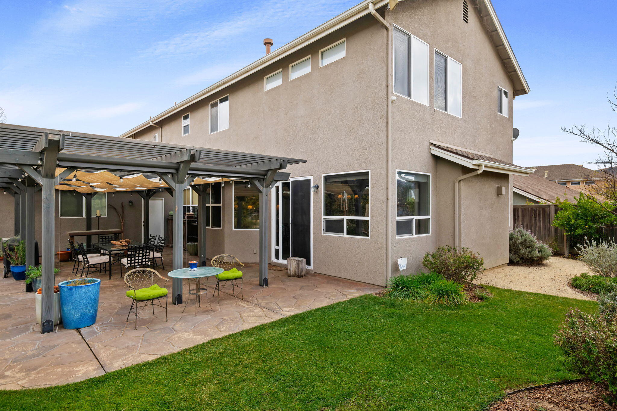 Los Alamos, California 93440, United States, 4 Bedrooms Bedrooms, ,3 BathroomsBathrooms,Residential,Pending,11106