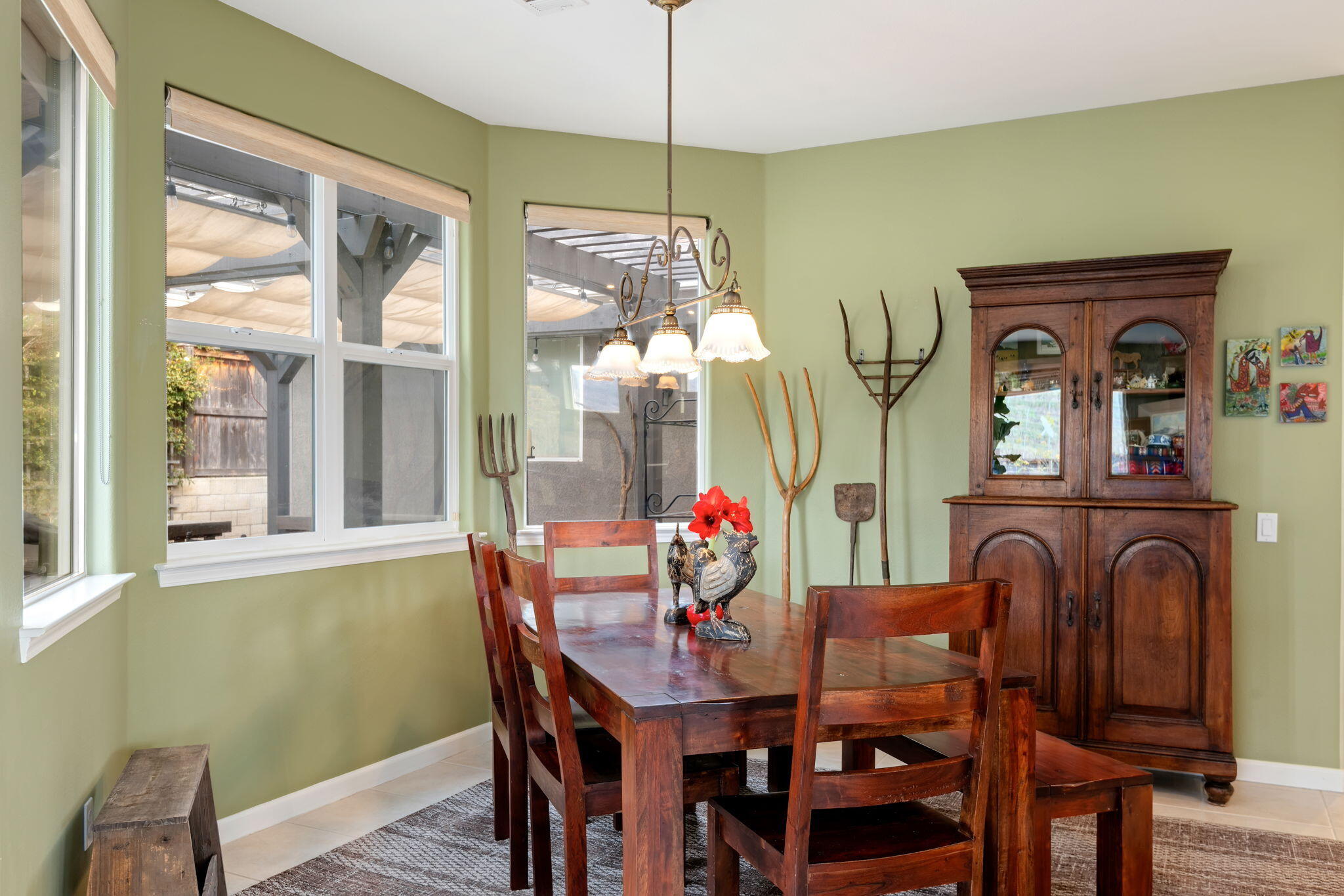 Los Alamos, California 93440, United States, 4 Bedrooms Bedrooms, ,3 BathroomsBathrooms,Residential,Pending,11106