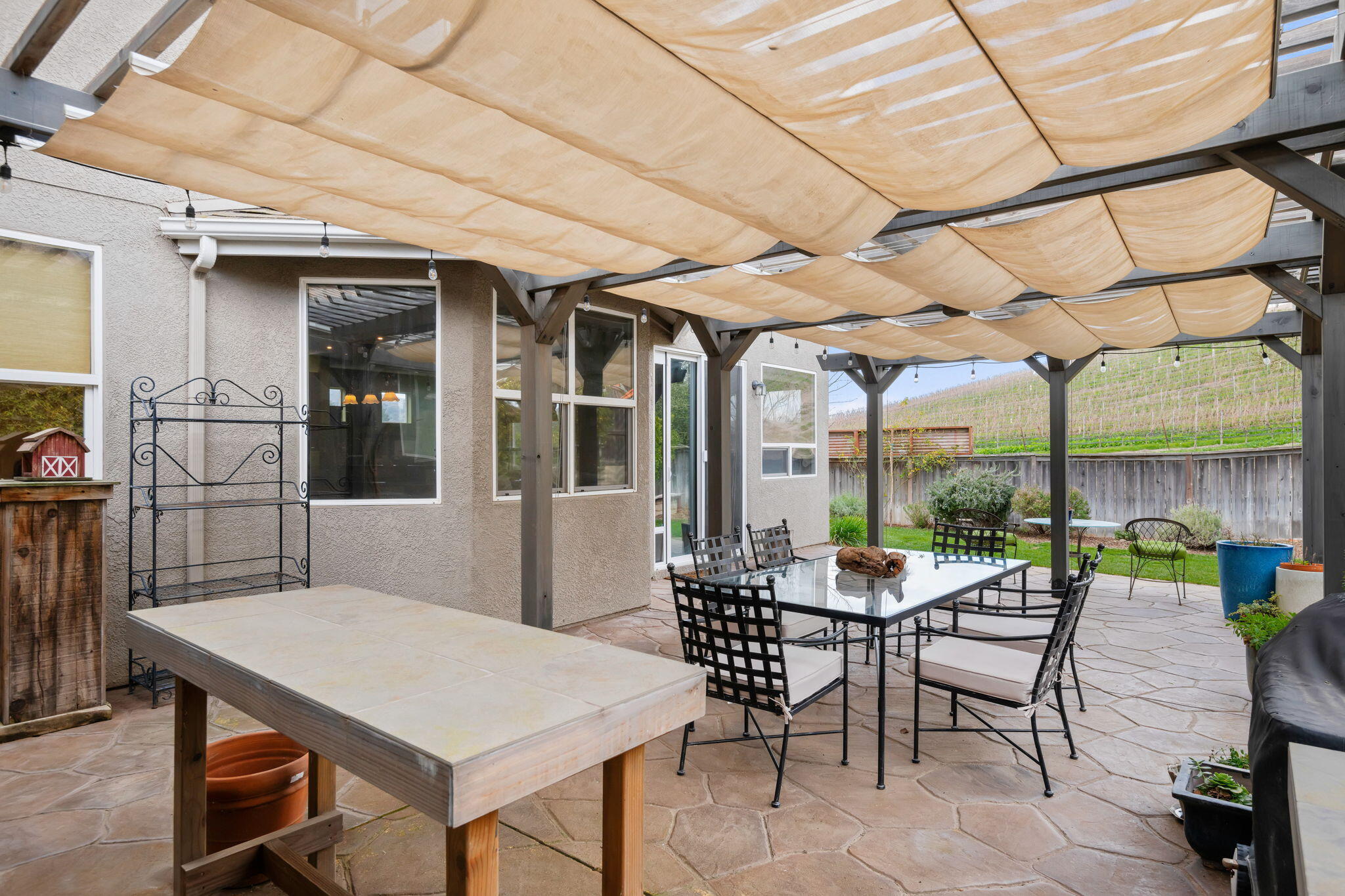 Los Alamos, California 93440, United States, 4 Bedrooms Bedrooms, ,3 BathroomsBathrooms,Residential,Pending,11106