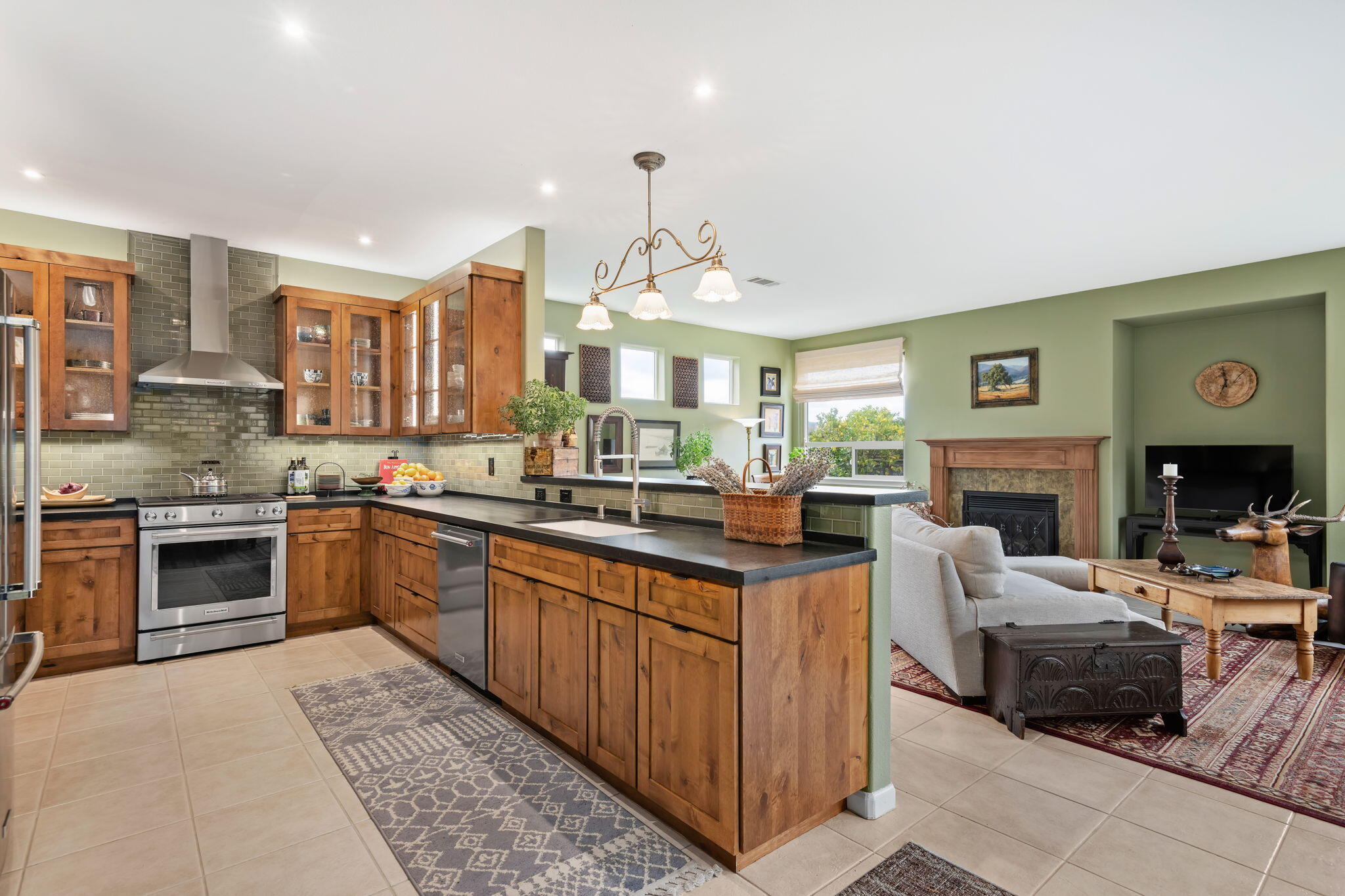 Los Alamos, California 93440, United States, 4 Bedrooms Bedrooms, ,3 BathroomsBathrooms,Residential,Pending,11106