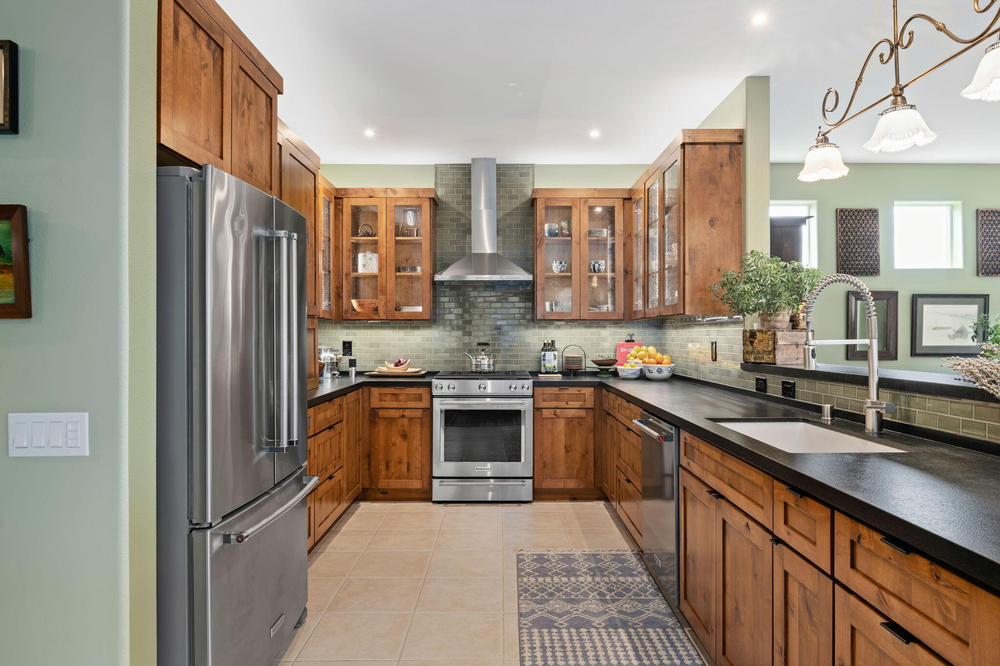 Los Alamos, California 93440, United States, 4 Bedrooms Bedrooms, ,3 BathroomsBathrooms,Residential,Pending,11106