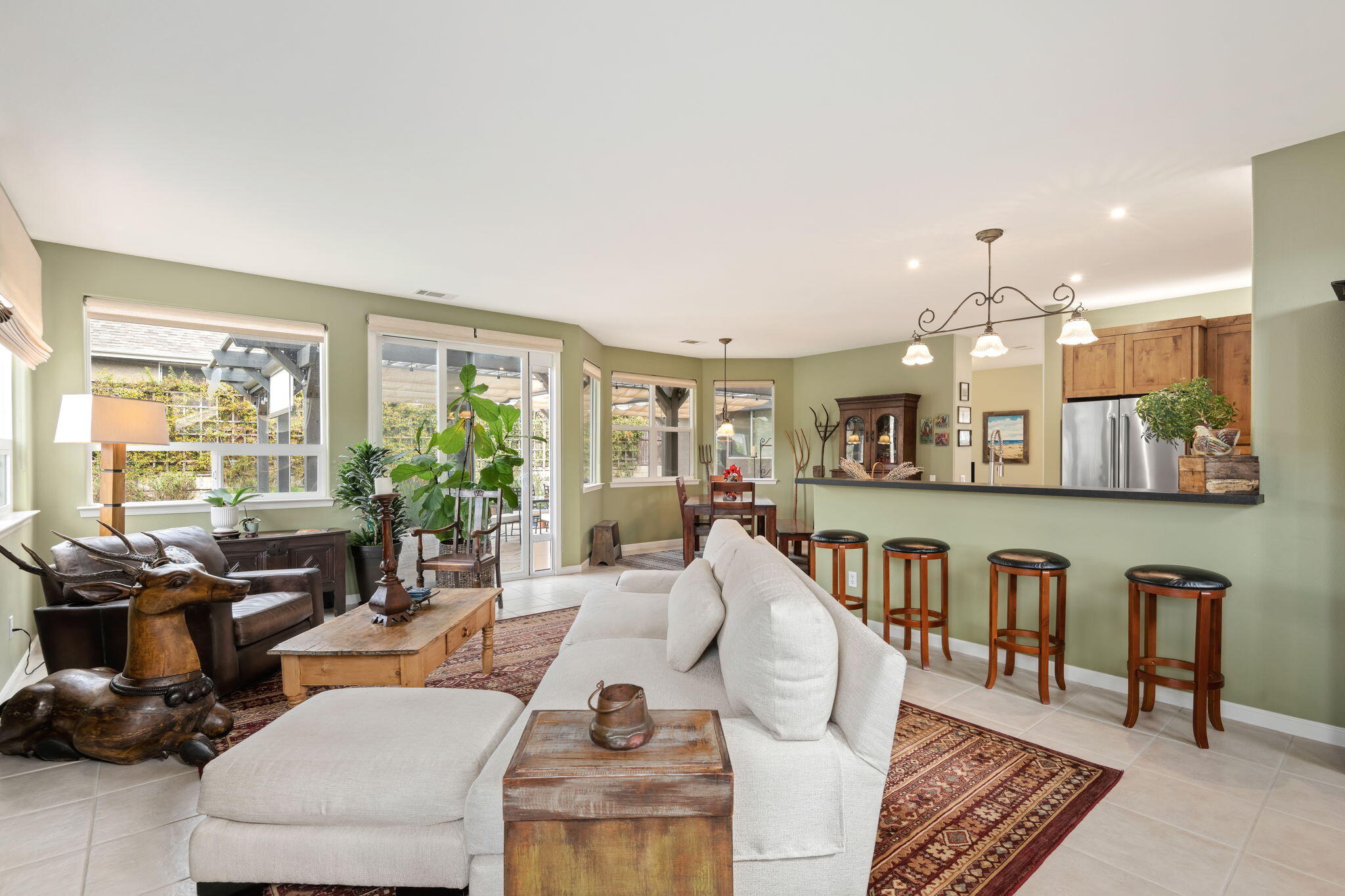 Los Alamos, California 93440, United States, 4 Bedrooms Bedrooms, ,3 BathroomsBathrooms,Residential,Pending,11106