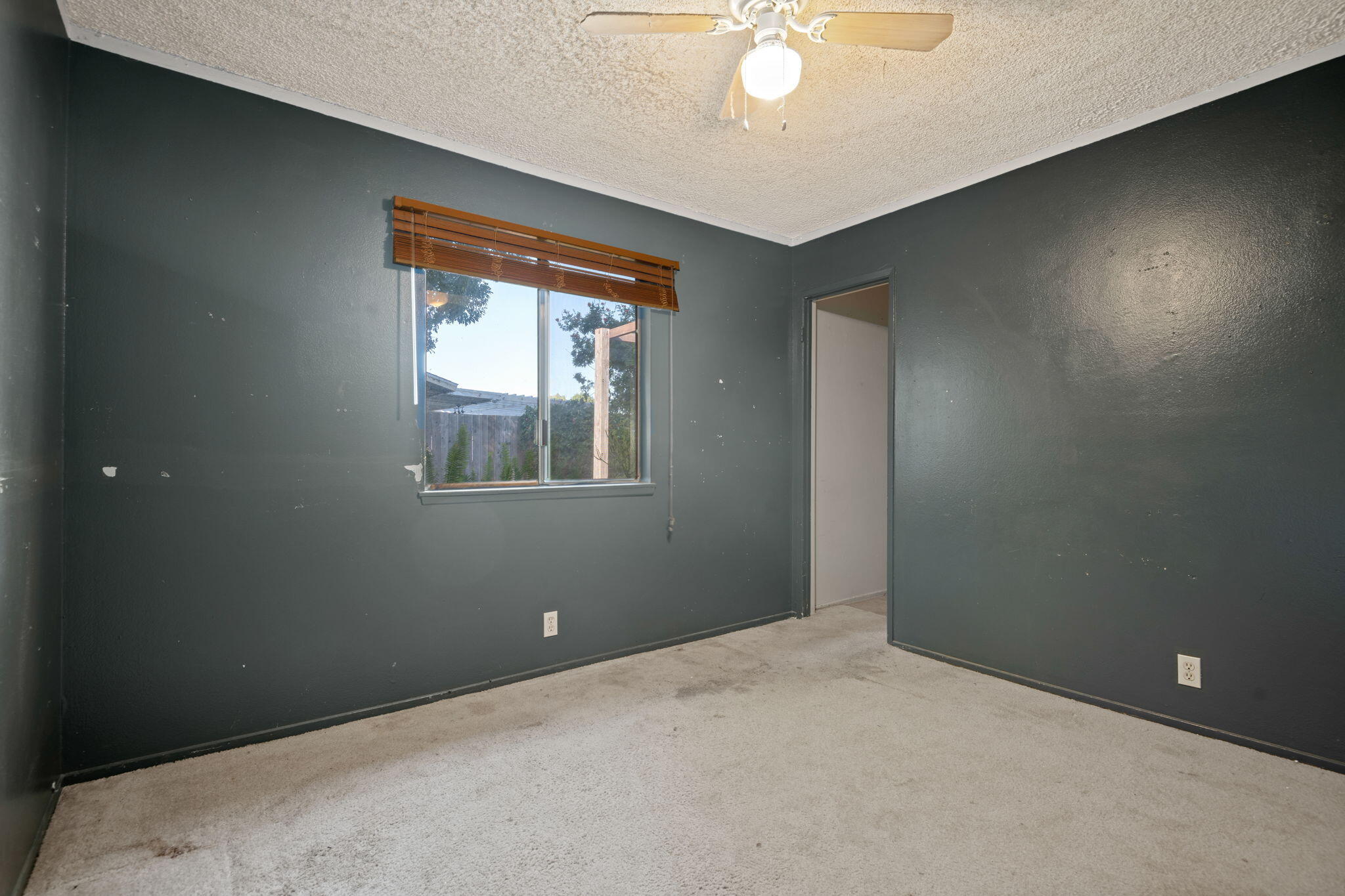 Oxnard, California 93033, United States, 4 Bedrooms Bedrooms, ,2 BathroomsBathrooms,Residential,Active,223781