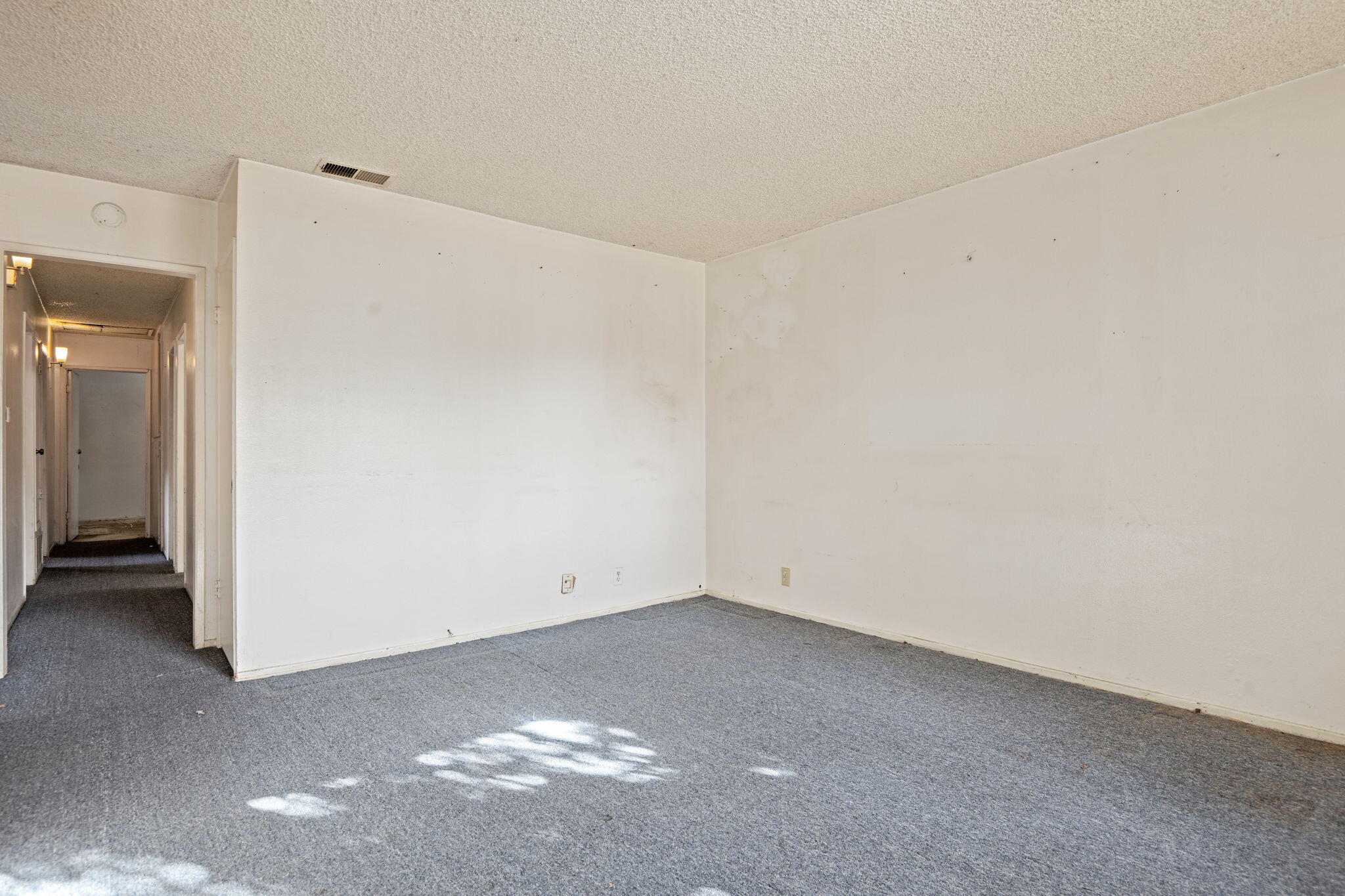 Oxnard, California 93033, United States, 4 Bedrooms Bedrooms, ,2 BathroomsBathrooms,Residential,Active,223781