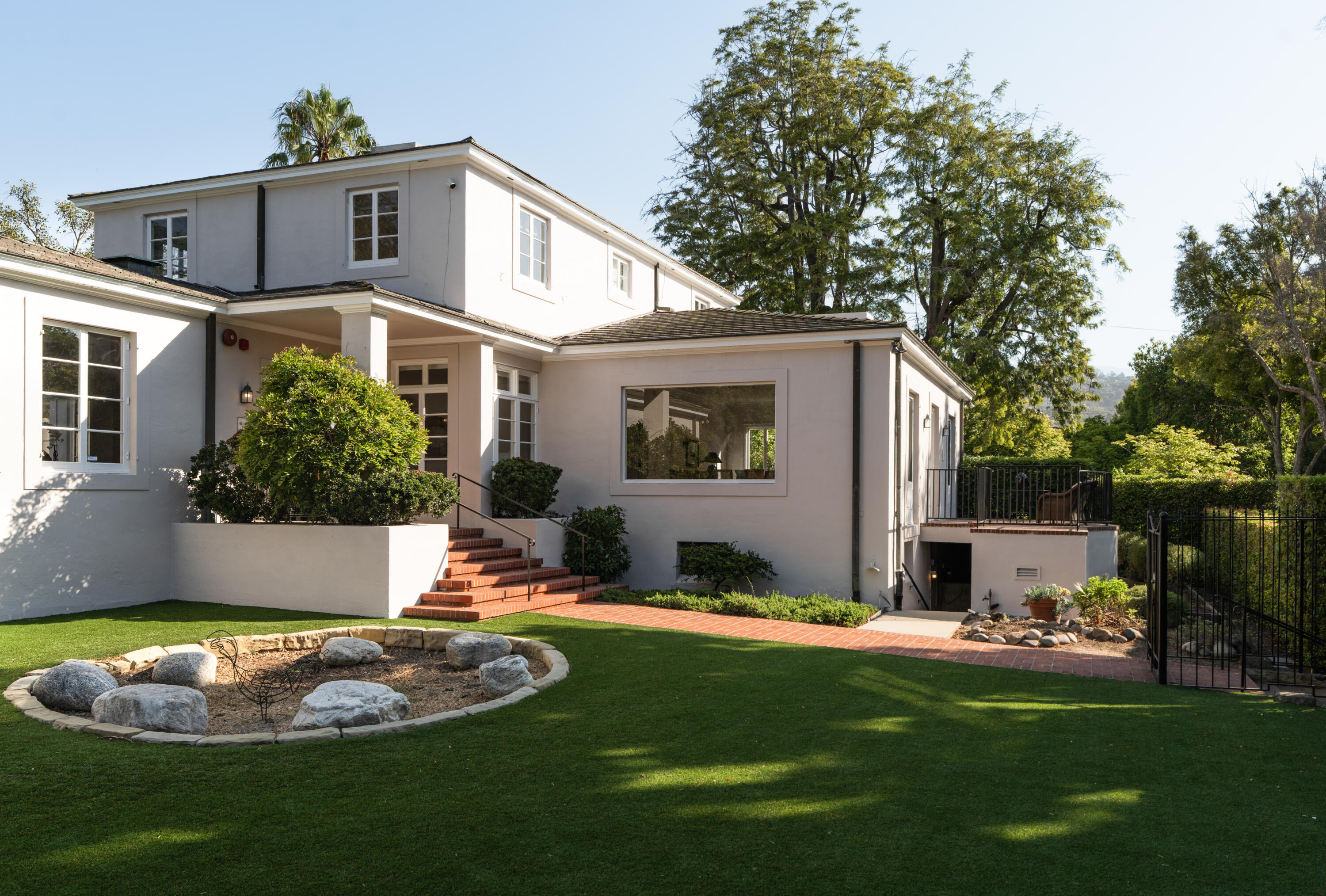 1600 Santa Barbara Street