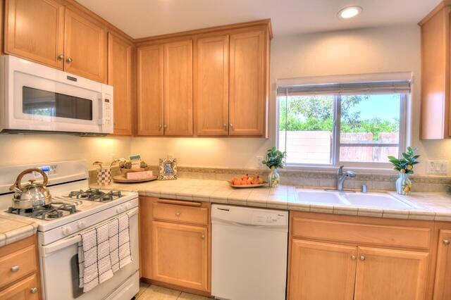 Buellton, California 93427, United States, 4 Bedrooms Bedrooms, ,3 BathroomsBathrooms,Residential,Active,175247