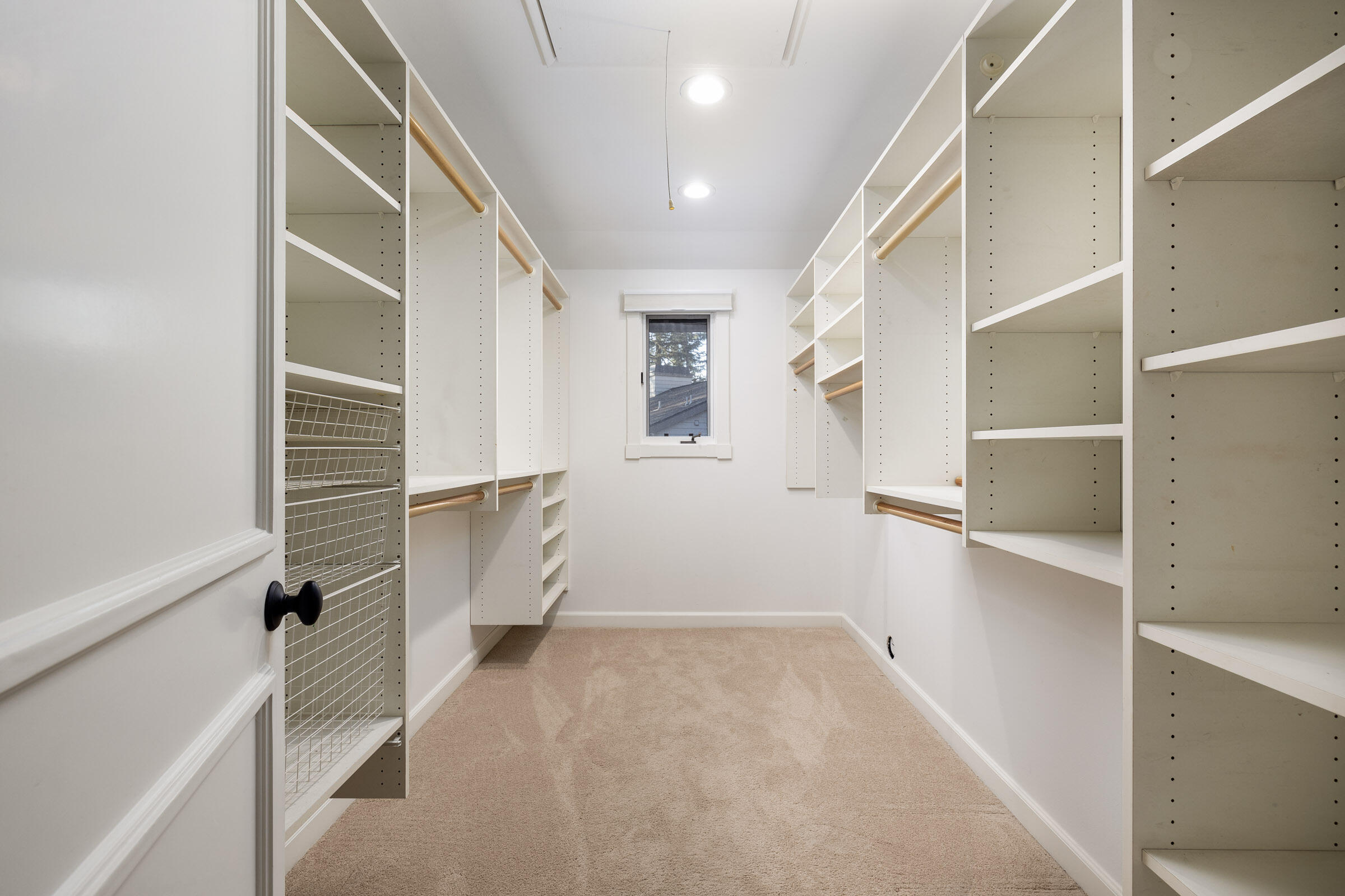 Santa Barbara, California 93105, United States, 3 Bedrooms Bedrooms, ,2 BathroomsBathrooms,Residential,Active,21490