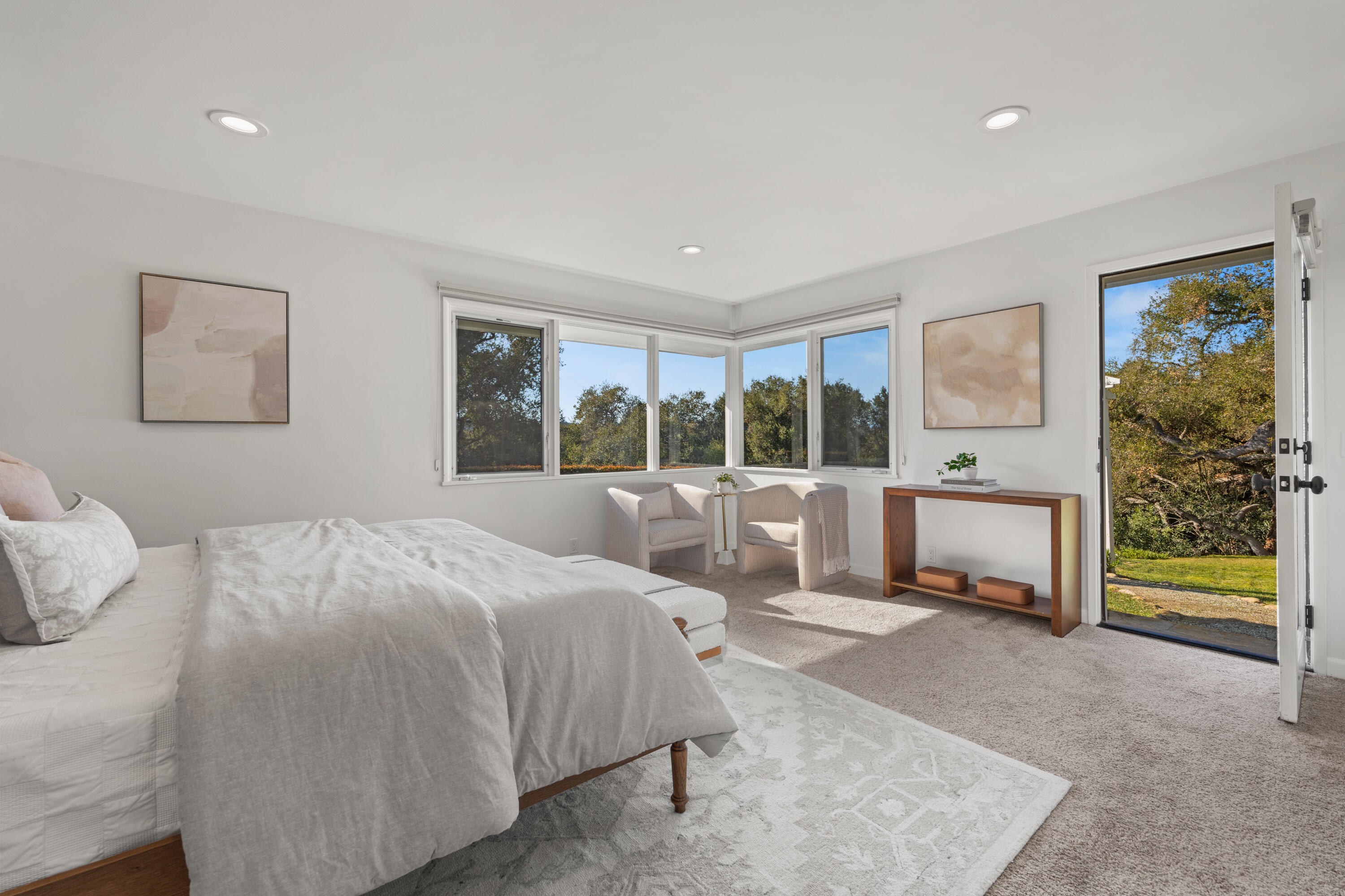 Santa Barbara, California 93110, United States, 4 Bedrooms Bedrooms, ,3 BathroomsBathrooms,Residential,Pending,8194