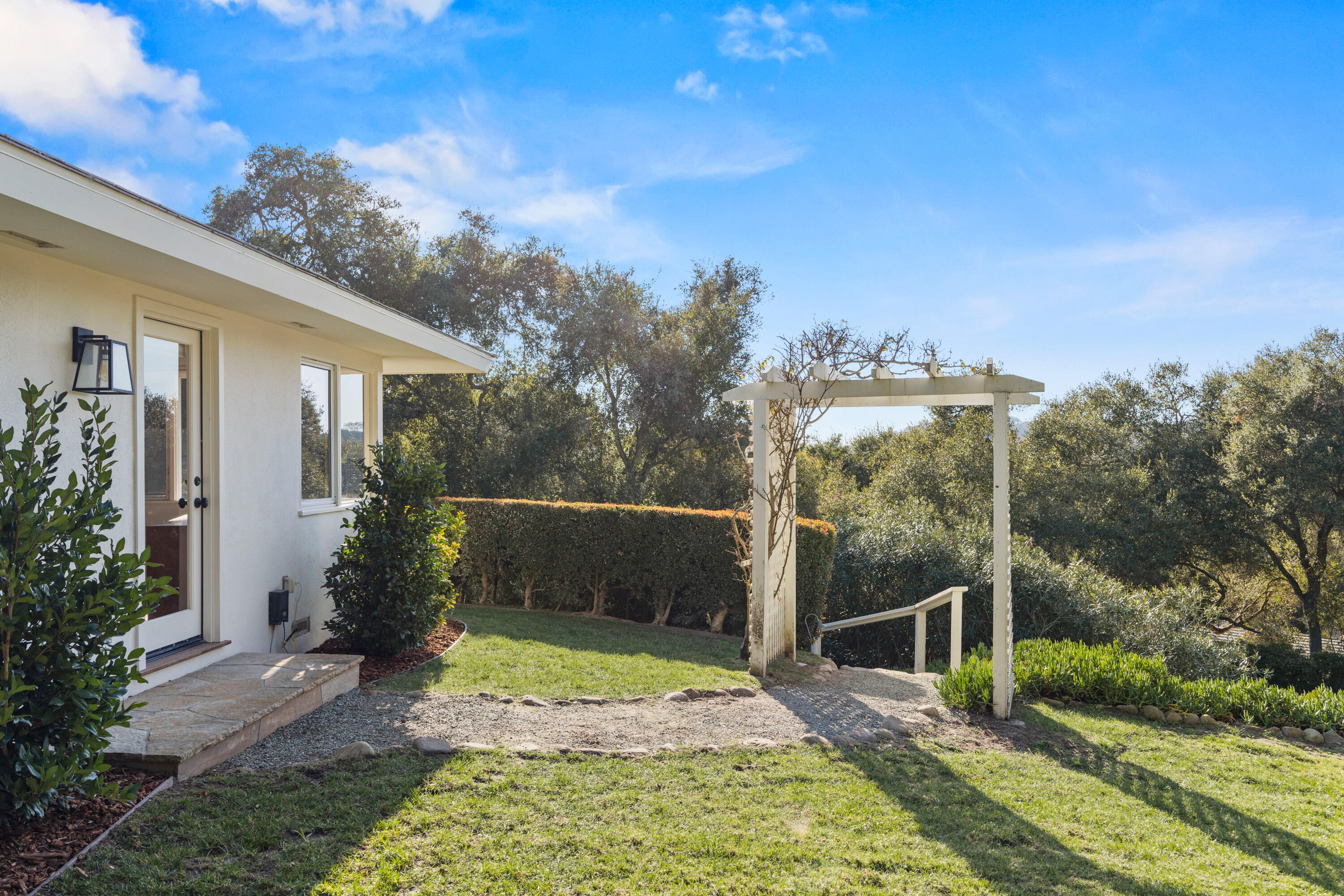 Santa Barbara, California 93110, United States, 4 Bedrooms Bedrooms, ,3 BathroomsBathrooms,Residential,Pending,8194