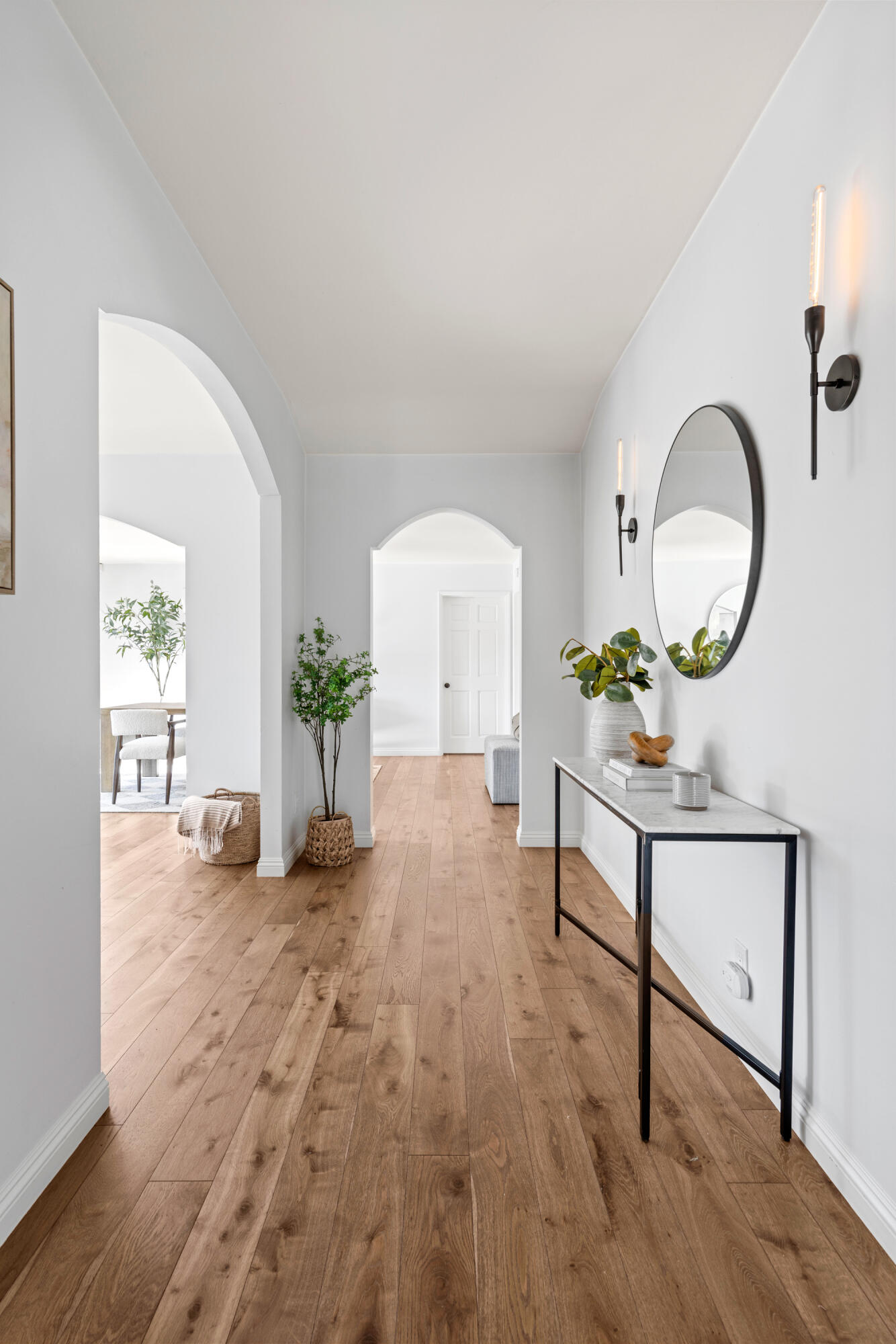 Santa Barbara, California 93110, United States, 4 Bedrooms Bedrooms, ,3 BathroomsBathrooms,Residential,Pending,8194