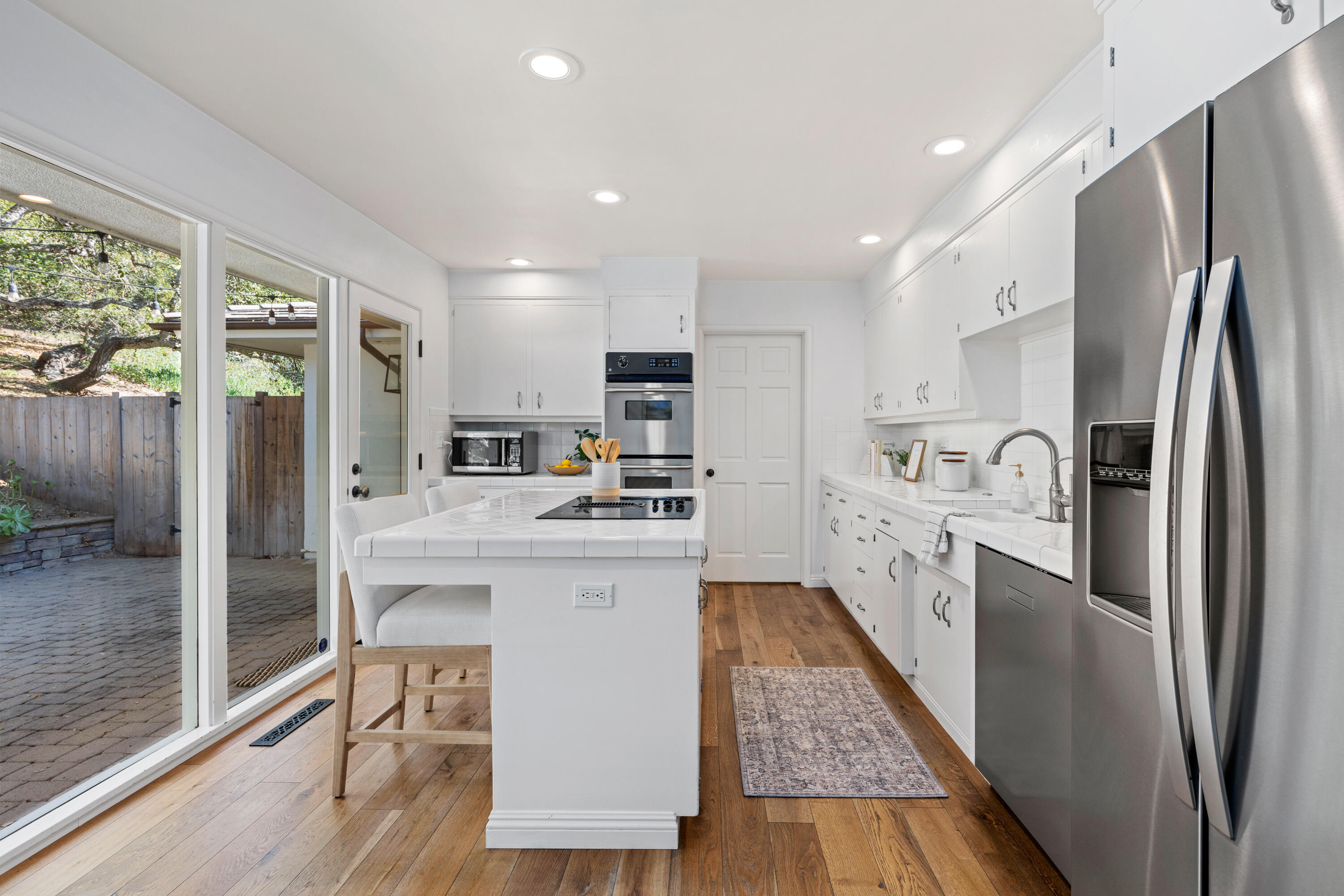 Santa Barbara, California 93110, United States, 4 Bedrooms Bedrooms, ,3 BathroomsBathrooms,Residential,Pending,8194