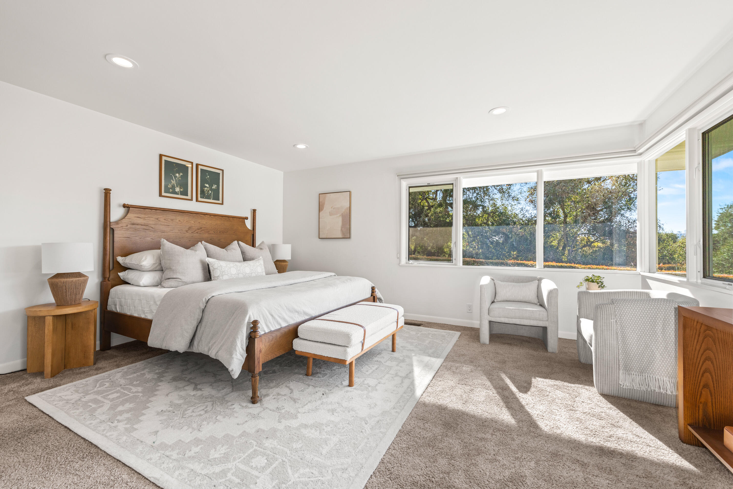 Santa Barbara, California 93110, United States, 4 Bedrooms Bedrooms, ,3 BathroomsBathrooms,Residential,Pending,8194