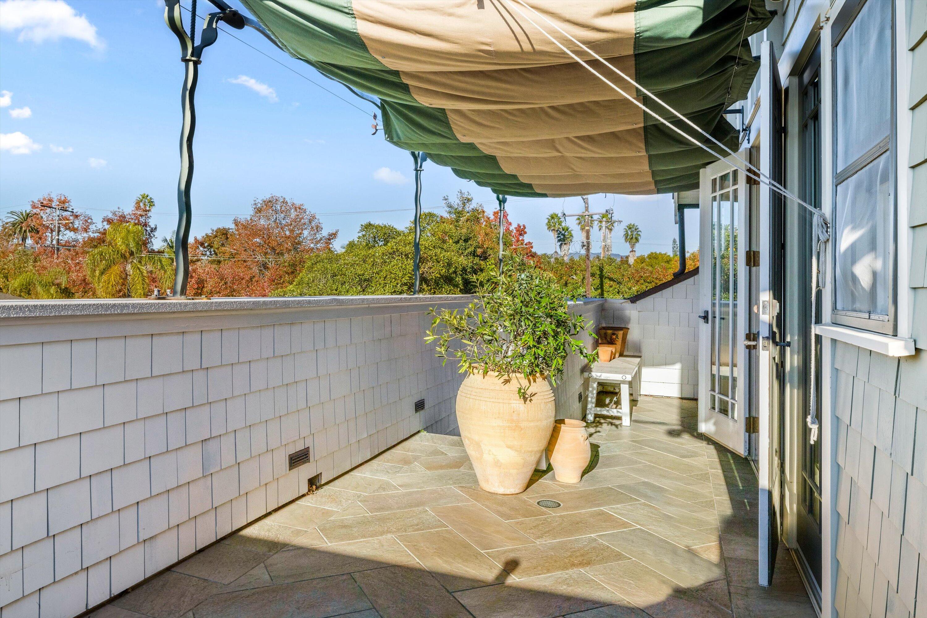 Santa Barbara, California 93101, United States, 2 Bedrooms Bedrooms, ,2 BathroomsBathrooms,Residential,Active,29197