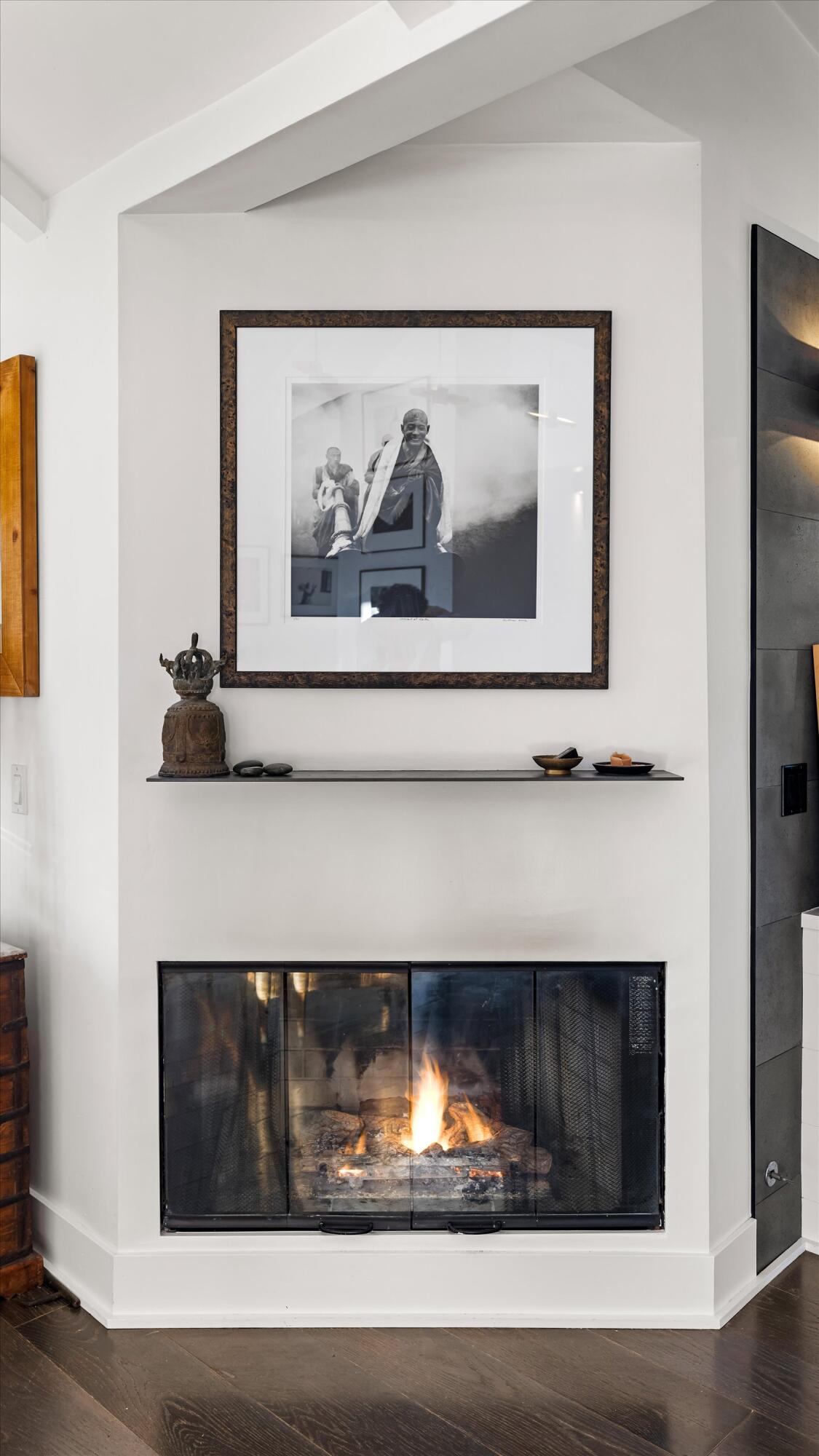 Santa Barbara, California 93101, United States, 2 Bedrooms Bedrooms, ,2 BathroomsBathrooms,Residential,Active,29197