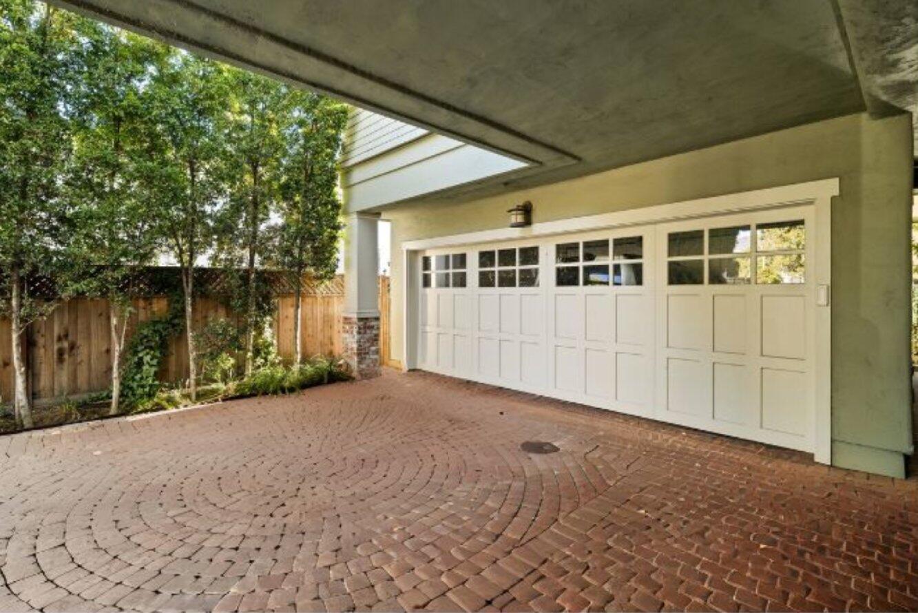 Santa Barbara, California 93101, United States, 2 Bedrooms Bedrooms, ,2 BathroomsBathrooms,Residential,Active,29197