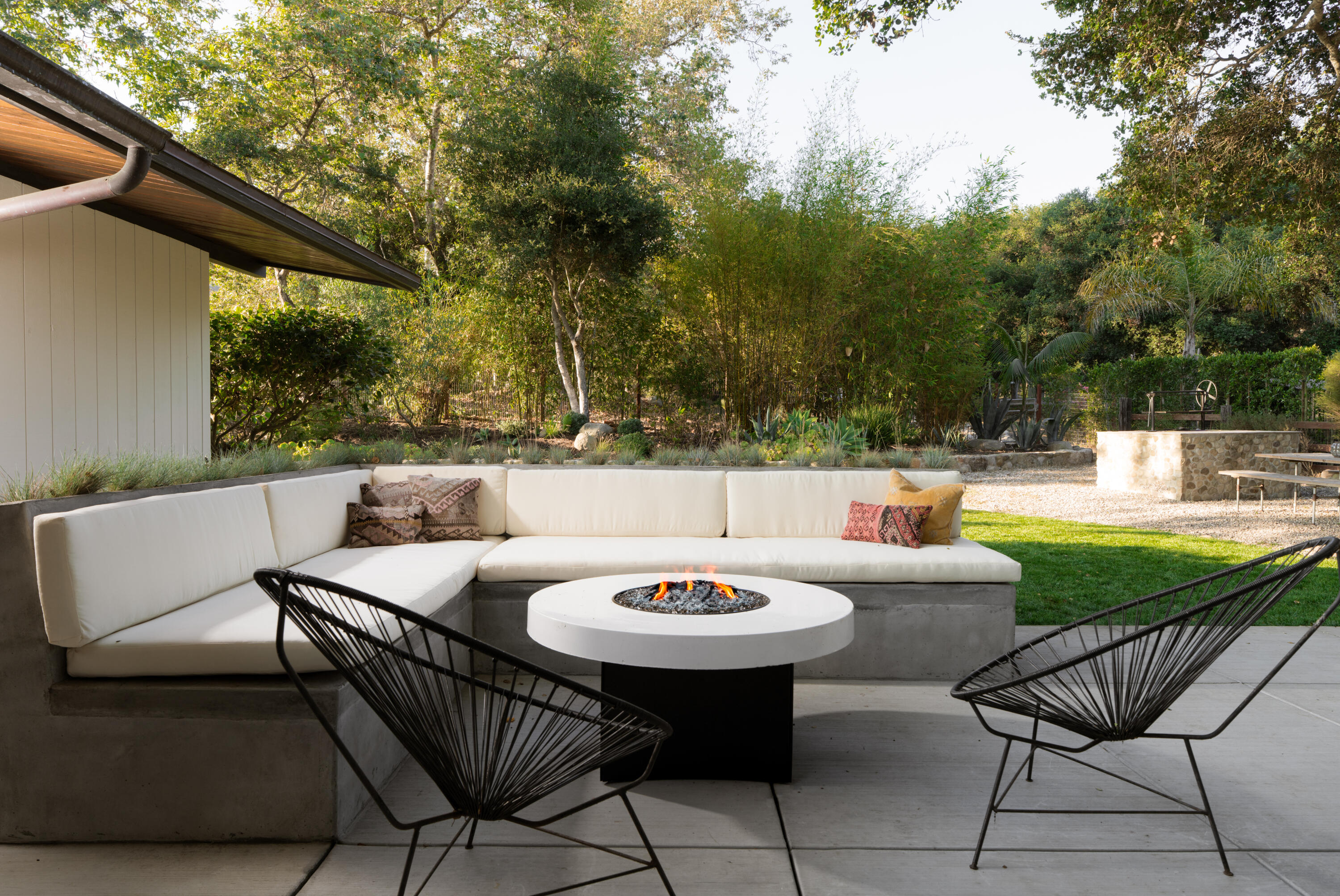 Carpinteria, California 93013, United States, 6 Bedrooms Bedrooms, ,4 BathroomsBathrooms,Residential,Pending,176261