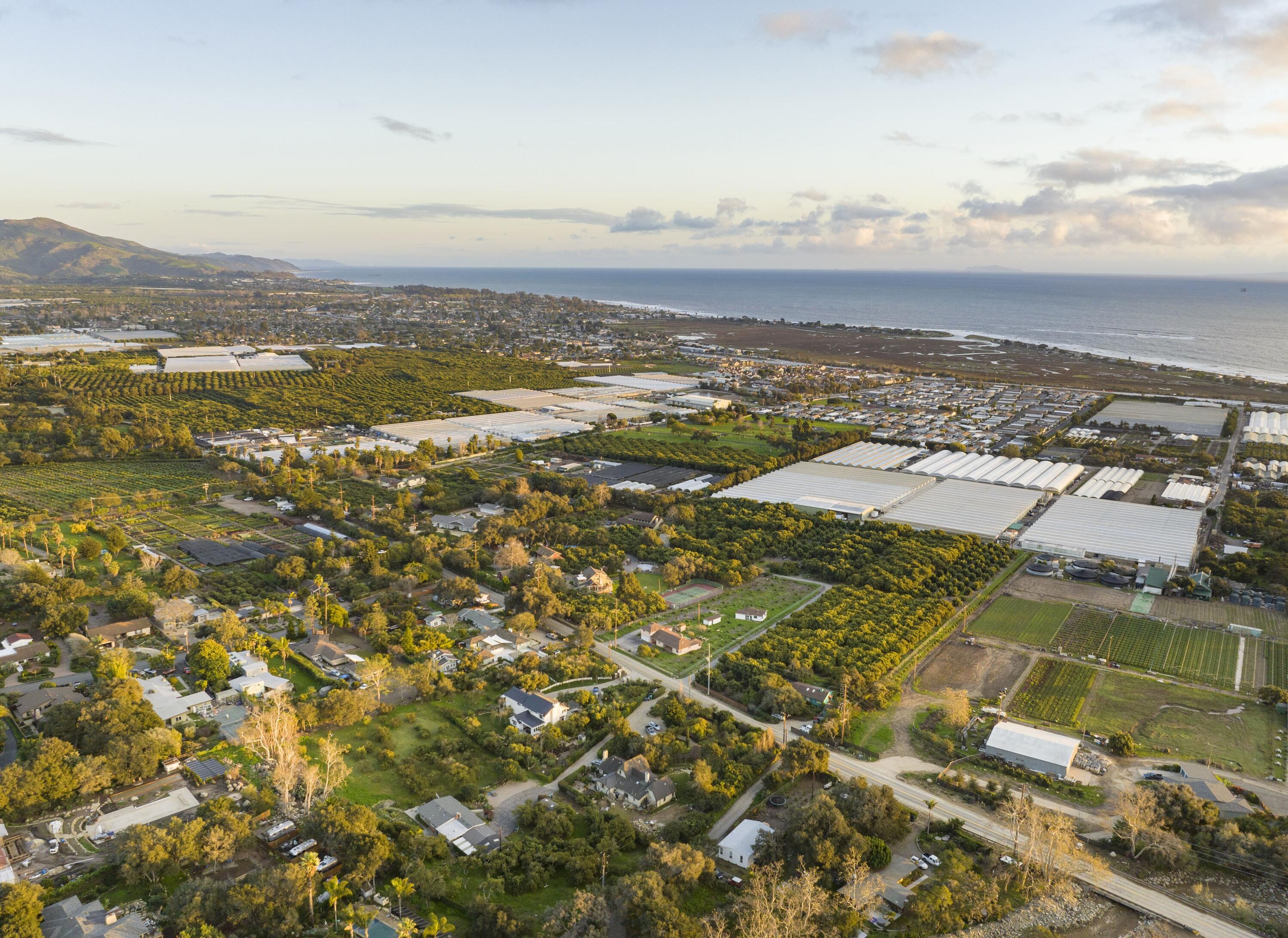 Carpinteria, California 93013, United States, 6 Bedrooms Bedrooms, ,4 BathroomsBathrooms,Residential,Pending,176261