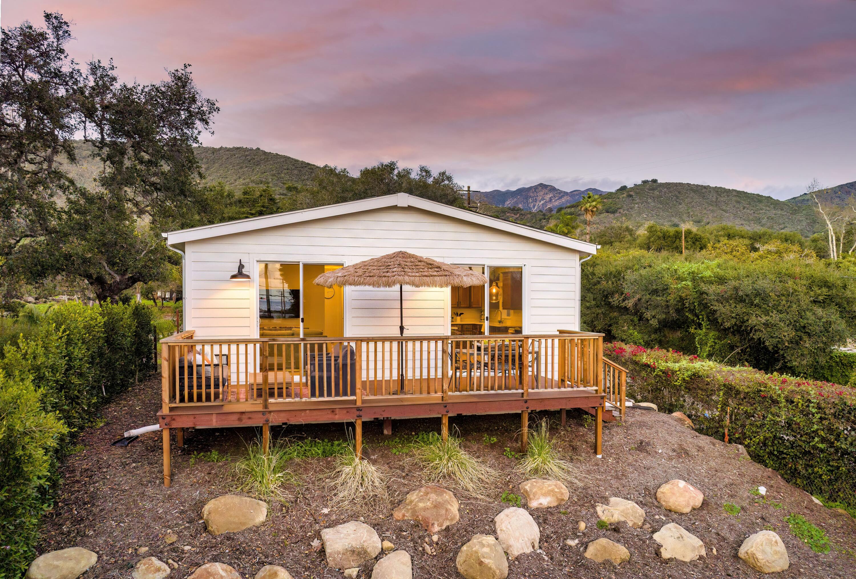 Carpinteria, California 93013, United States, 6 Bedrooms Bedrooms, ,4 BathroomsBathrooms,Residential,Pending,176261