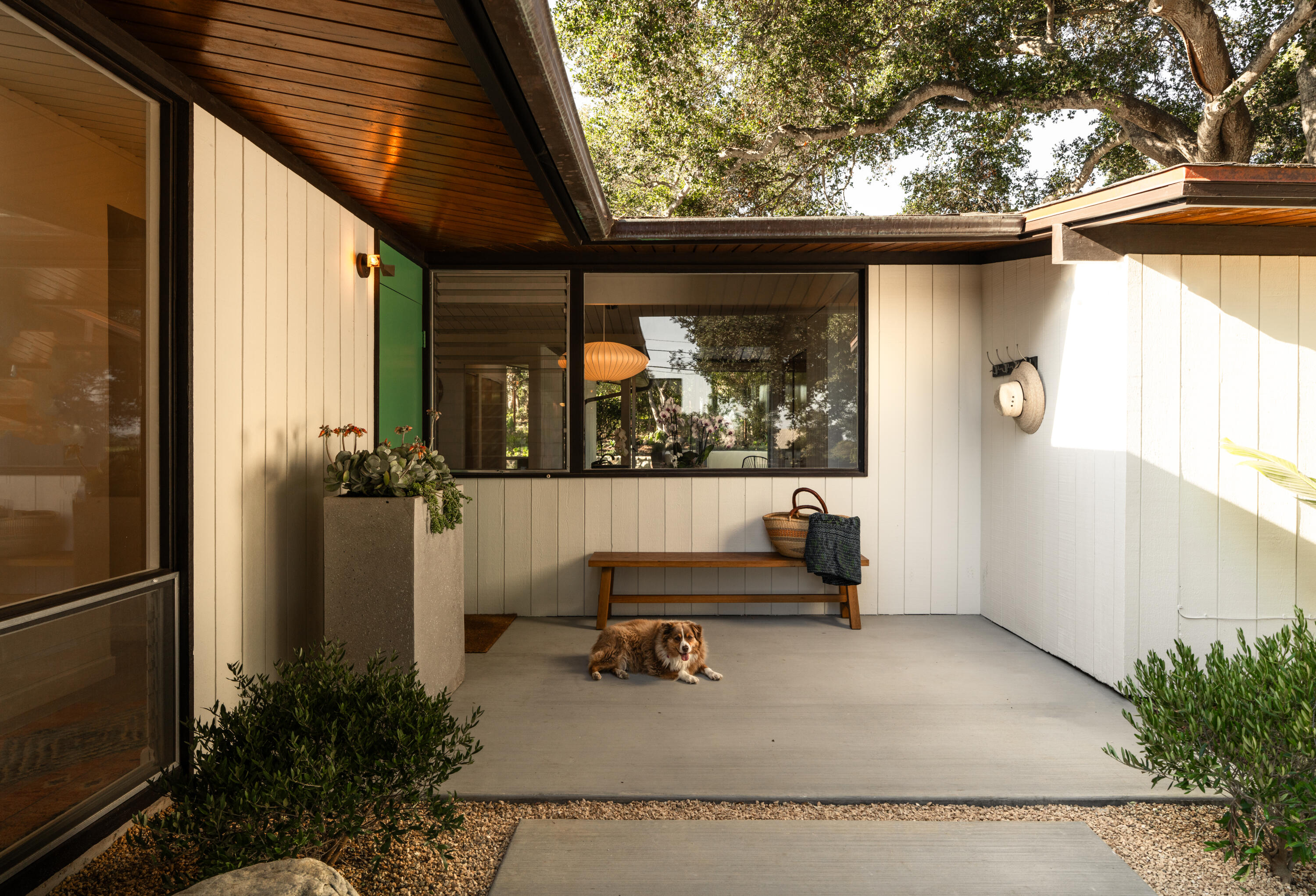 Carpinteria, California 93013, United States, 6 Bedrooms Bedrooms, ,4 BathroomsBathrooms,Residential,Pending,176261