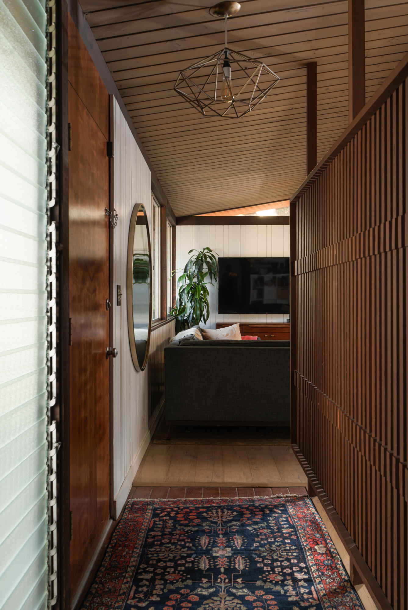 Carpinteria, California 93013, United States, 6 Bedrooms Bedrooms, ,4 BathroomsBathrooms,Residential,Pending,176261