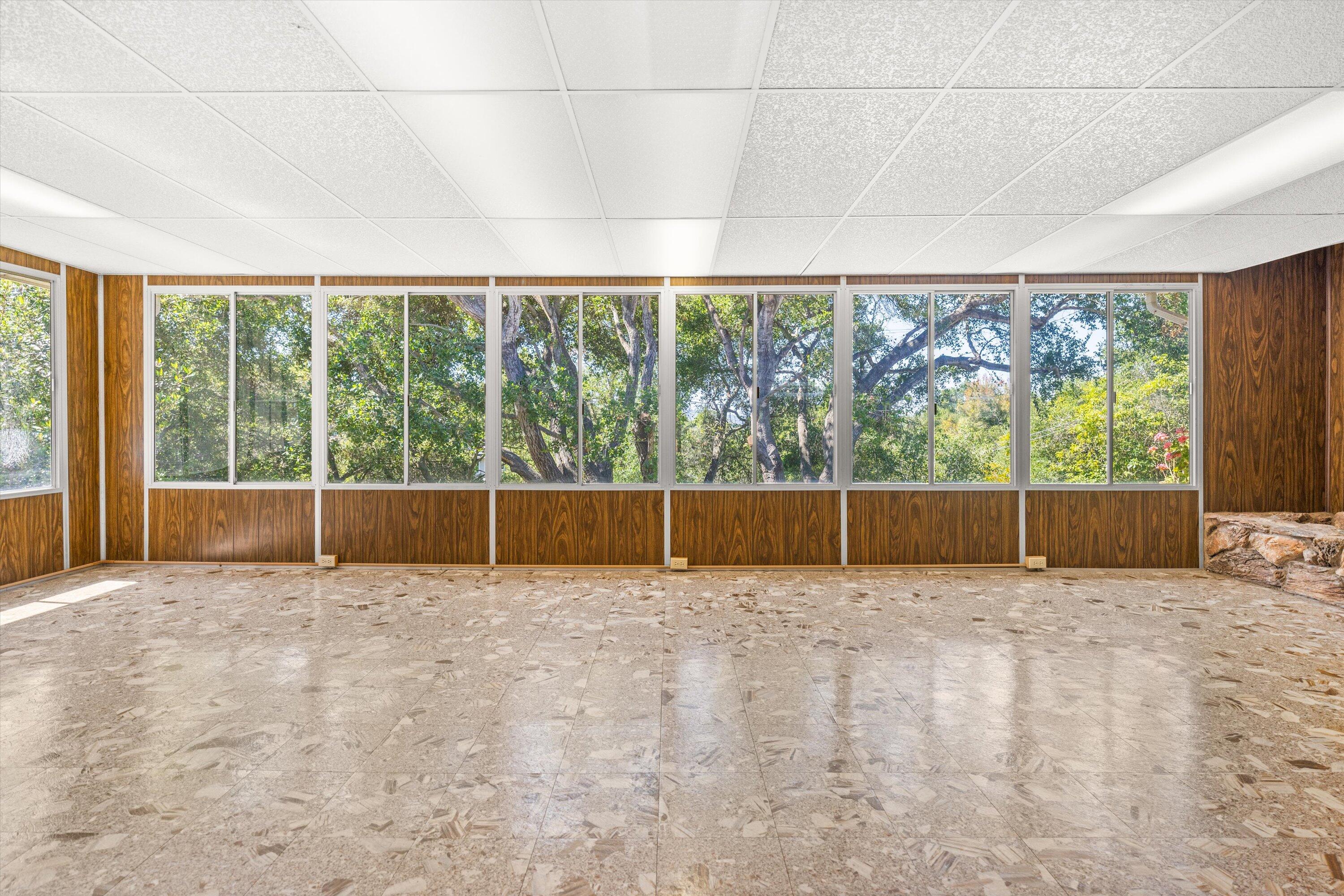 Santa Barbara, California 93105, United States, 3 Bedrooms Bedrooms, ,2 BathroomsBathrooms,Residential,Pending,121170