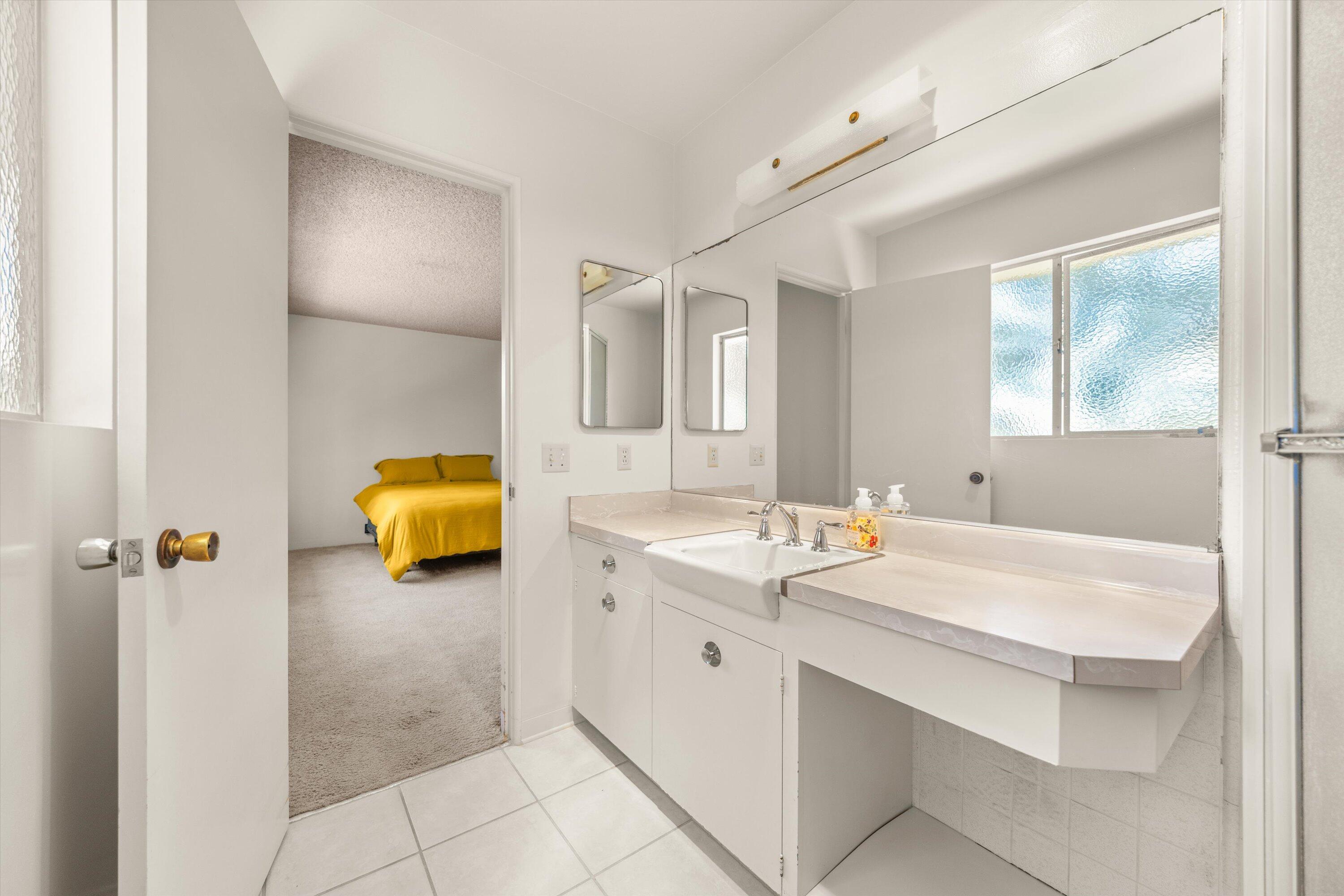 Santa Barbara, California 93105, United States, 3 Bedrooms Bedrooms, ,2 BathroomsBathrooms,Residential,Pending,121170