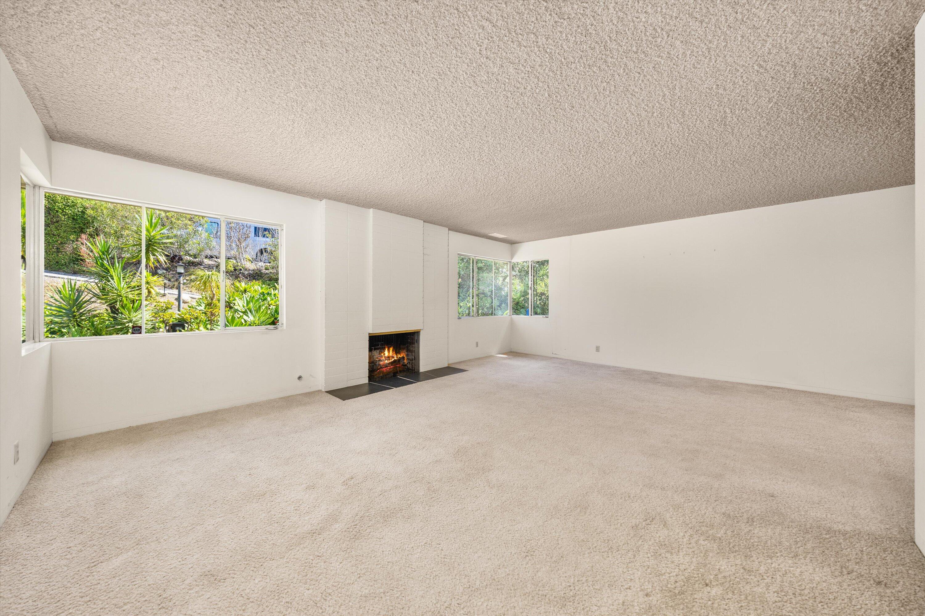 Santa Barbara, California 93105, United States, 3 Bedrooms Bedrooms, ,2 BathroomsBathrooms,Residential,Pending,121170