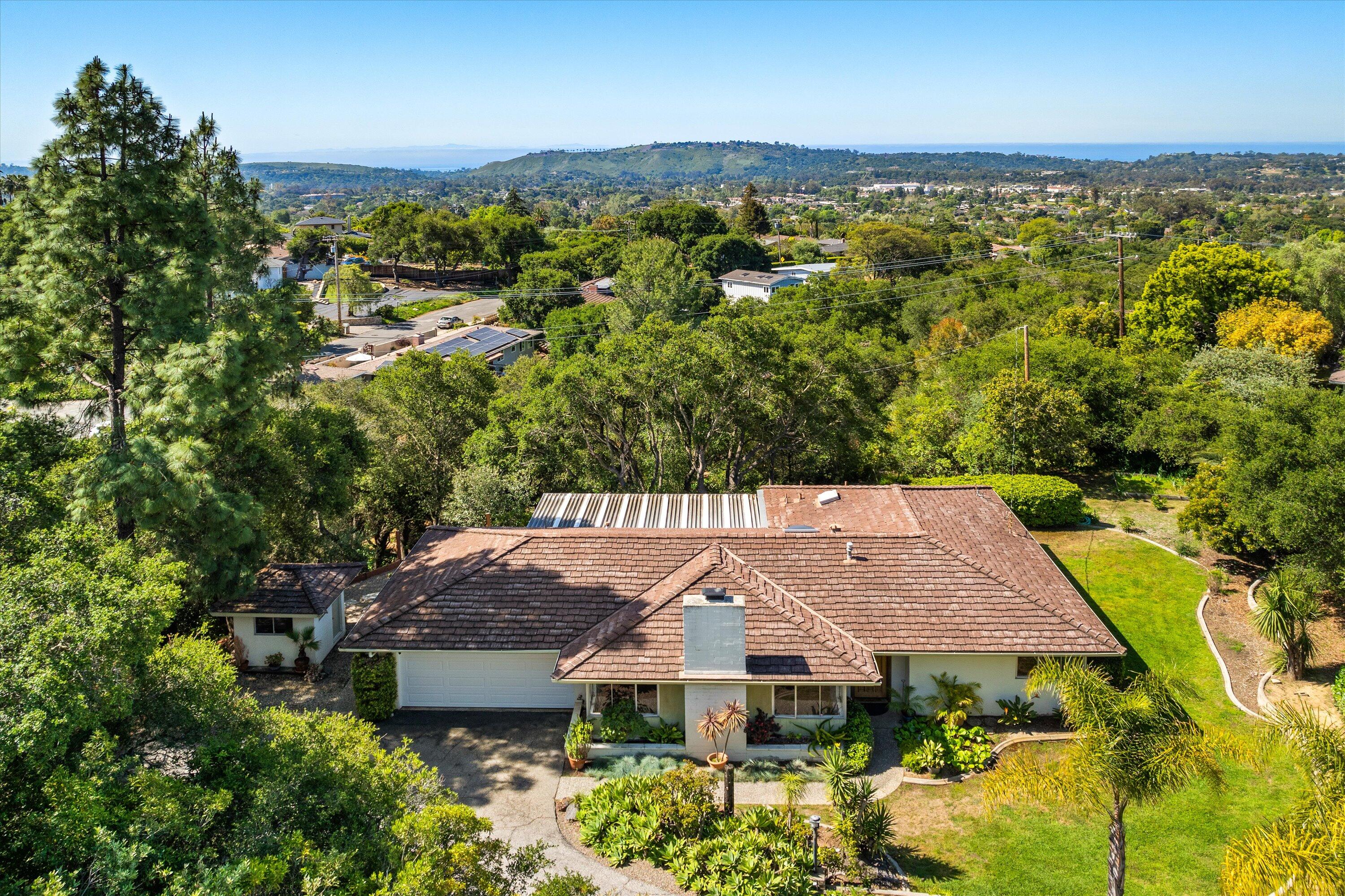 Santa Barbara, California 93105, United States, 3 Bedrooms Bedrooms, ,2 BathroomsBathrooms,Residential,Pending,121170