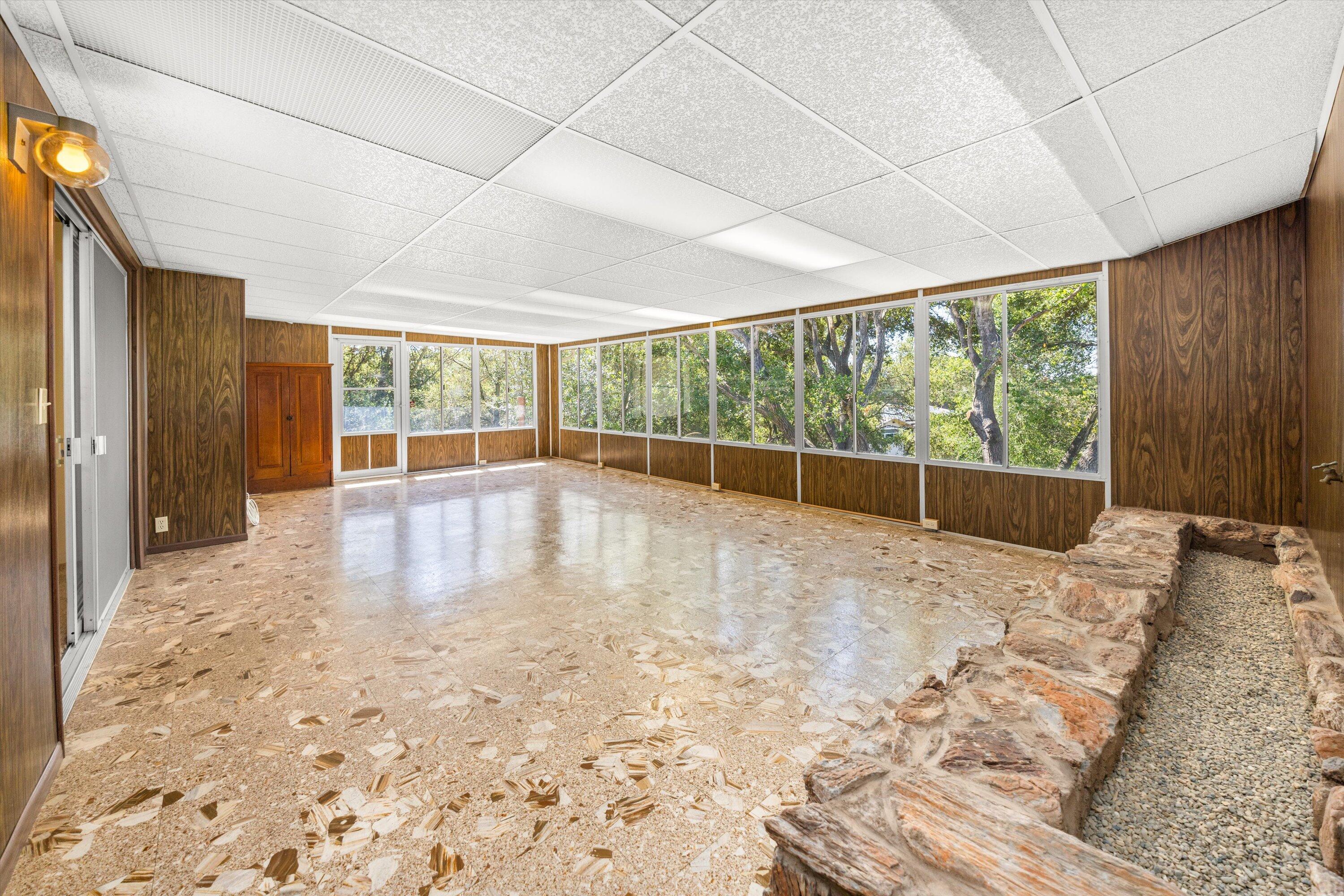 Santa Barbara, California 93105, United States, 3 Bedrooms Bedrooms, ,2 BathroomsBathrooms,Residential,Pending,121170