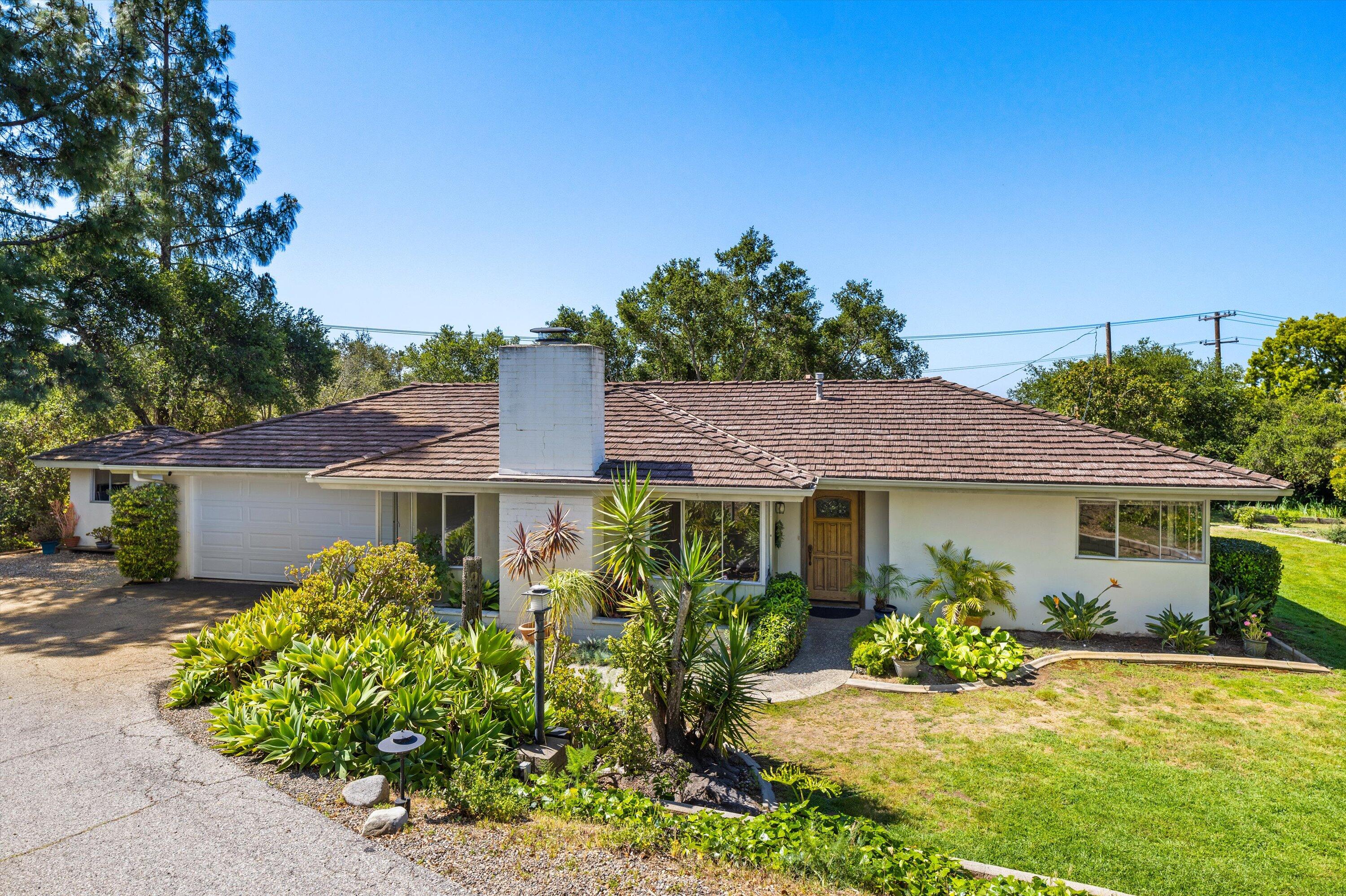 Santa Barbara, California 93105, United States, 3 Bedrooms Bedrooms, ,2 BathroomsBathrooms,Residential,Pending,121170