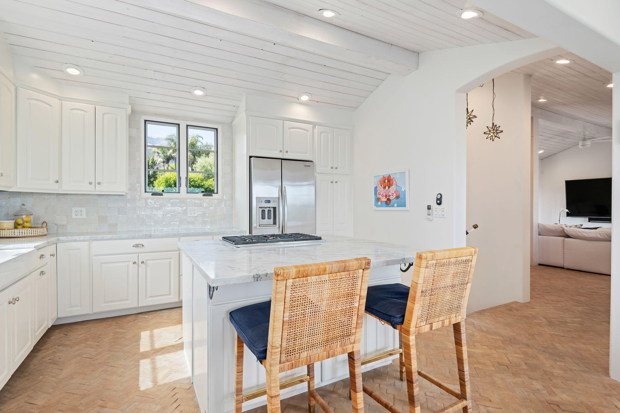 Santa Barbara, California 93105, United States, 4 Bedrooms Bedrooms, ,5 BathroomsBathrooms,Residential,Active,160092