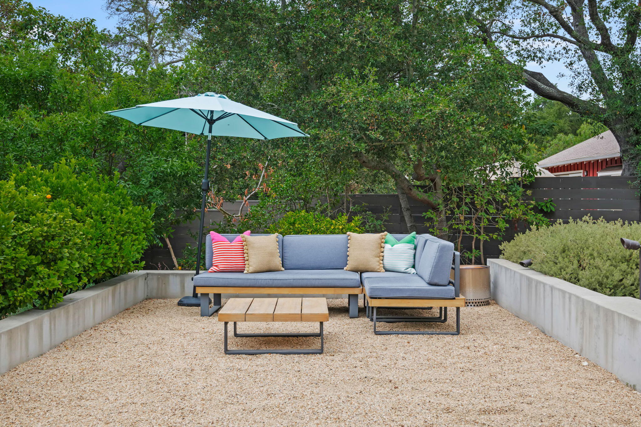 Santa Barbara, California 93105, United States, 4 Bedrooms Bedrooms, ,5 BathroomsBathrooms,Residential,Active,160092