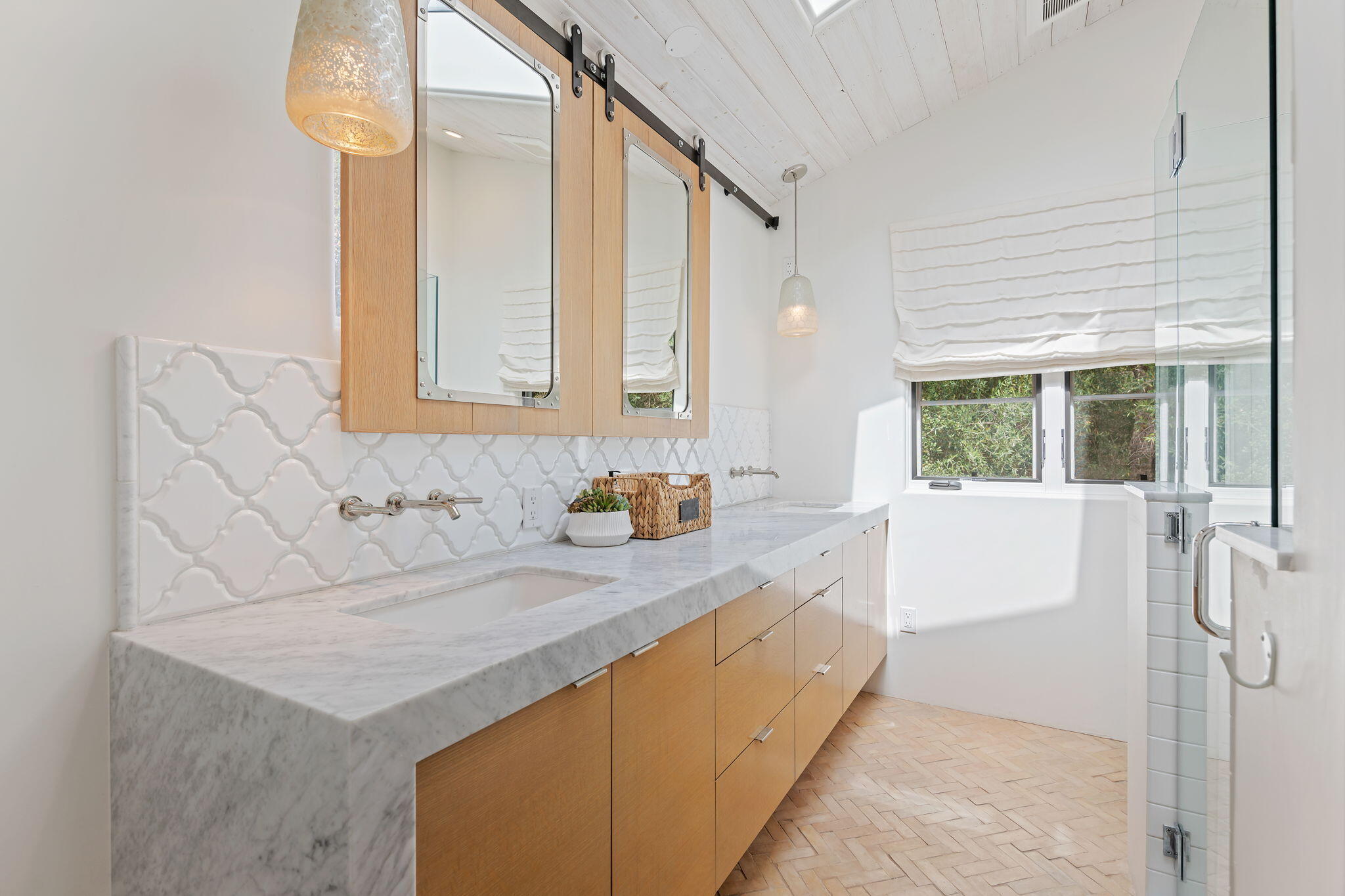 Santa Barbara, California 93105, United States, 4 Bedrooms Bedrooms, ,5 BathroomsBathrooms,Residential,Active,160092