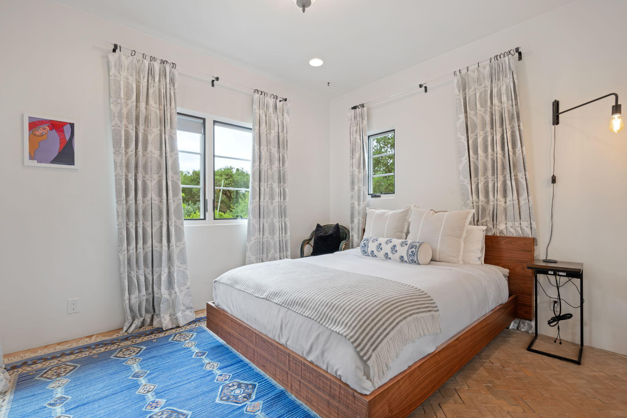 Santa Barbara, California 93105, United States, 4 Bedrooms Bedrooms, ,5 BathroomsBathrooms,Residential,Active,160092