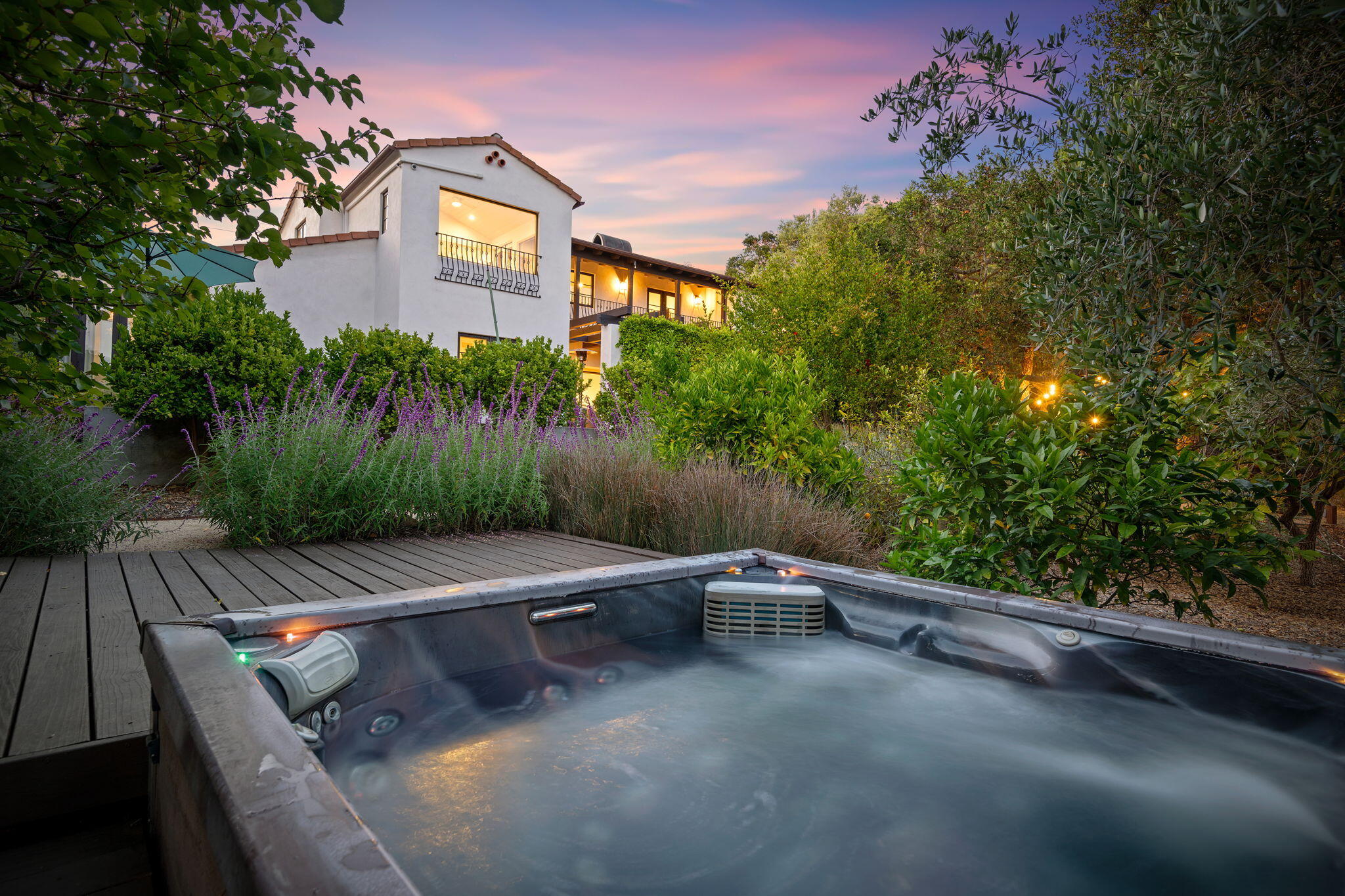 Santa Barbara, California 93105, United States, 4 Bedrooms Bedrooms, ,5 BathroomsBathrooms,Residential,Active,160092