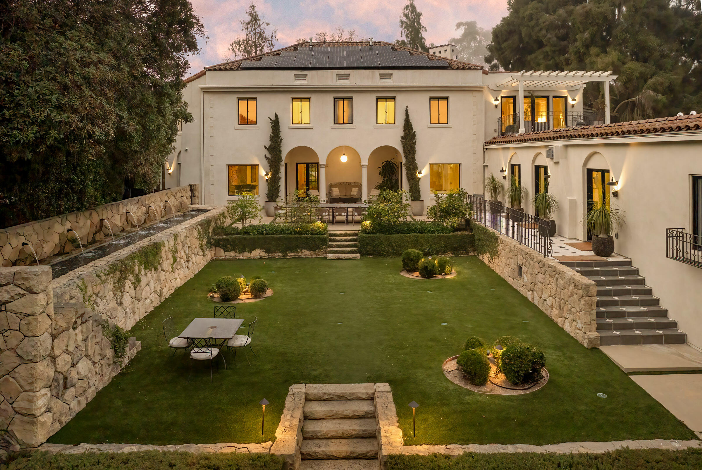 Montecito, California 93108, United States, 6 Bedrooms Bedrooms, ,8 BathroomsBathrooms,Residential,Active,9018