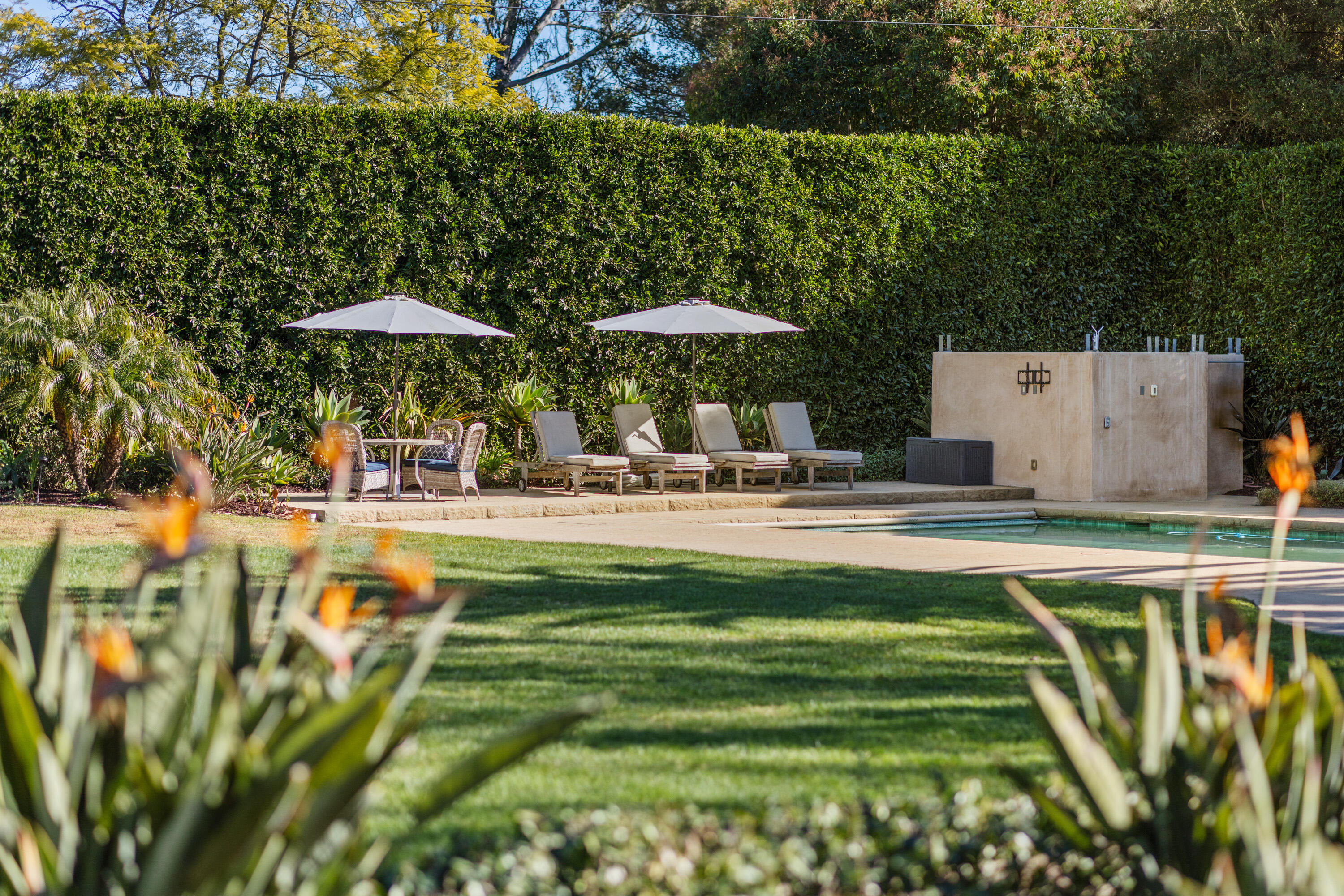 Santa Barbara, California 93110, United States, 3 Bedrooms Bedrooms, ,3 BathroomsBathrooms,Residential,Pending,14747