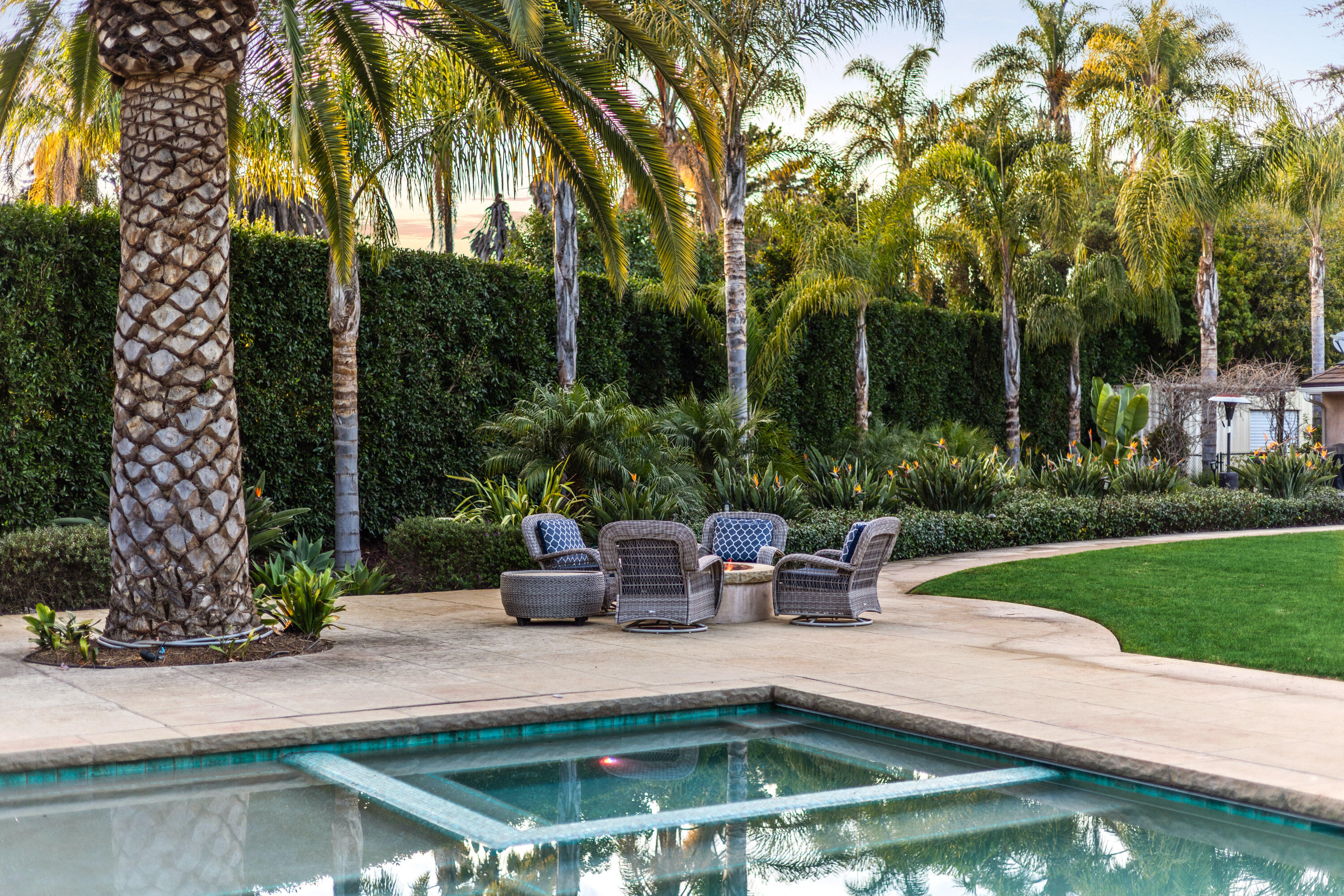 Santa Barbara, California 93110, United States, 3 Bedrooms Bedrooms, ,3 BathroomsBathrooms,Residential,Pending,14747