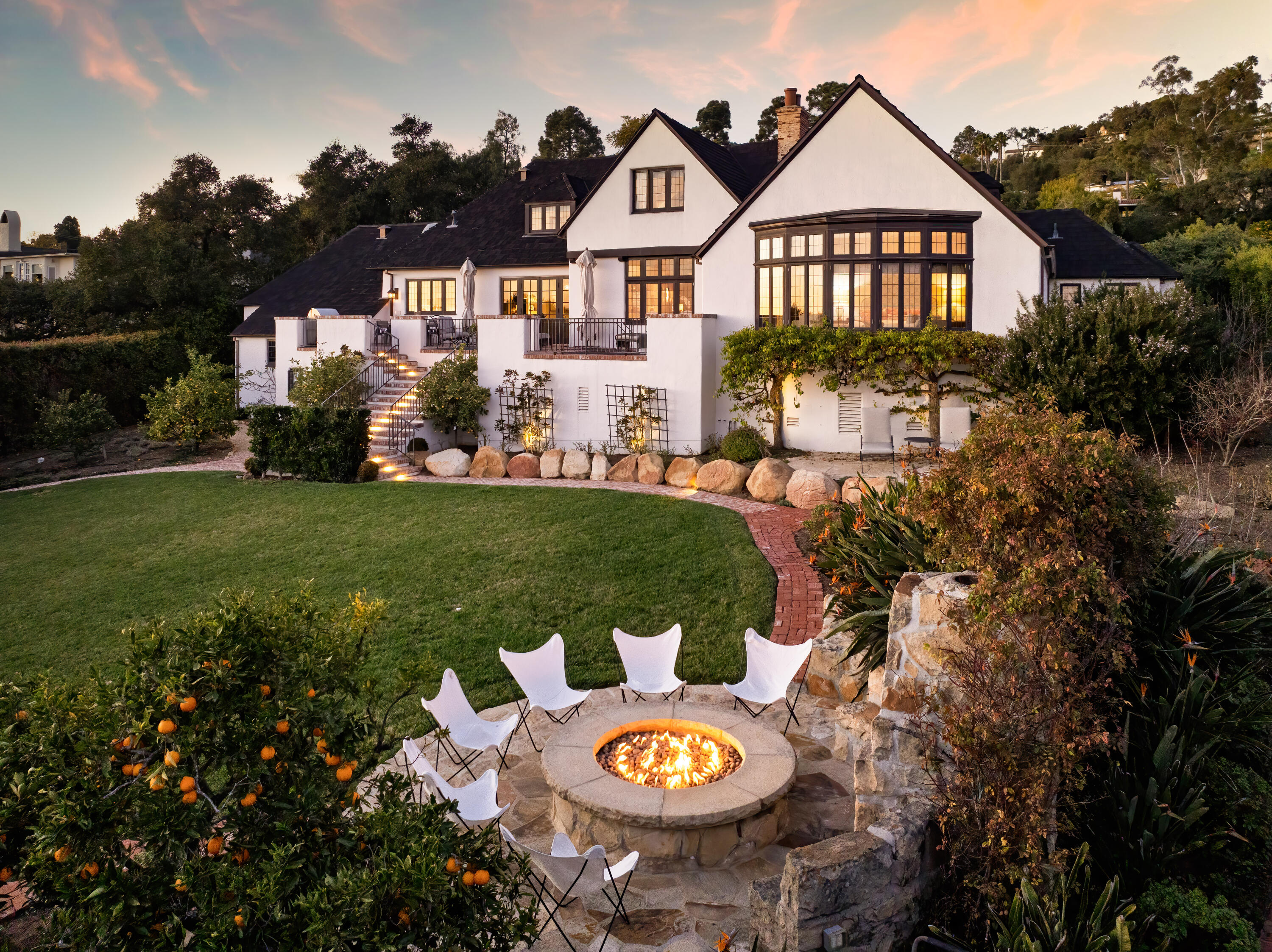 Santa Barbara, California 93103, United States, 4 Bedrooms Bedrooms, ,5 BathroomsBathrooms,Residential,Active,105602