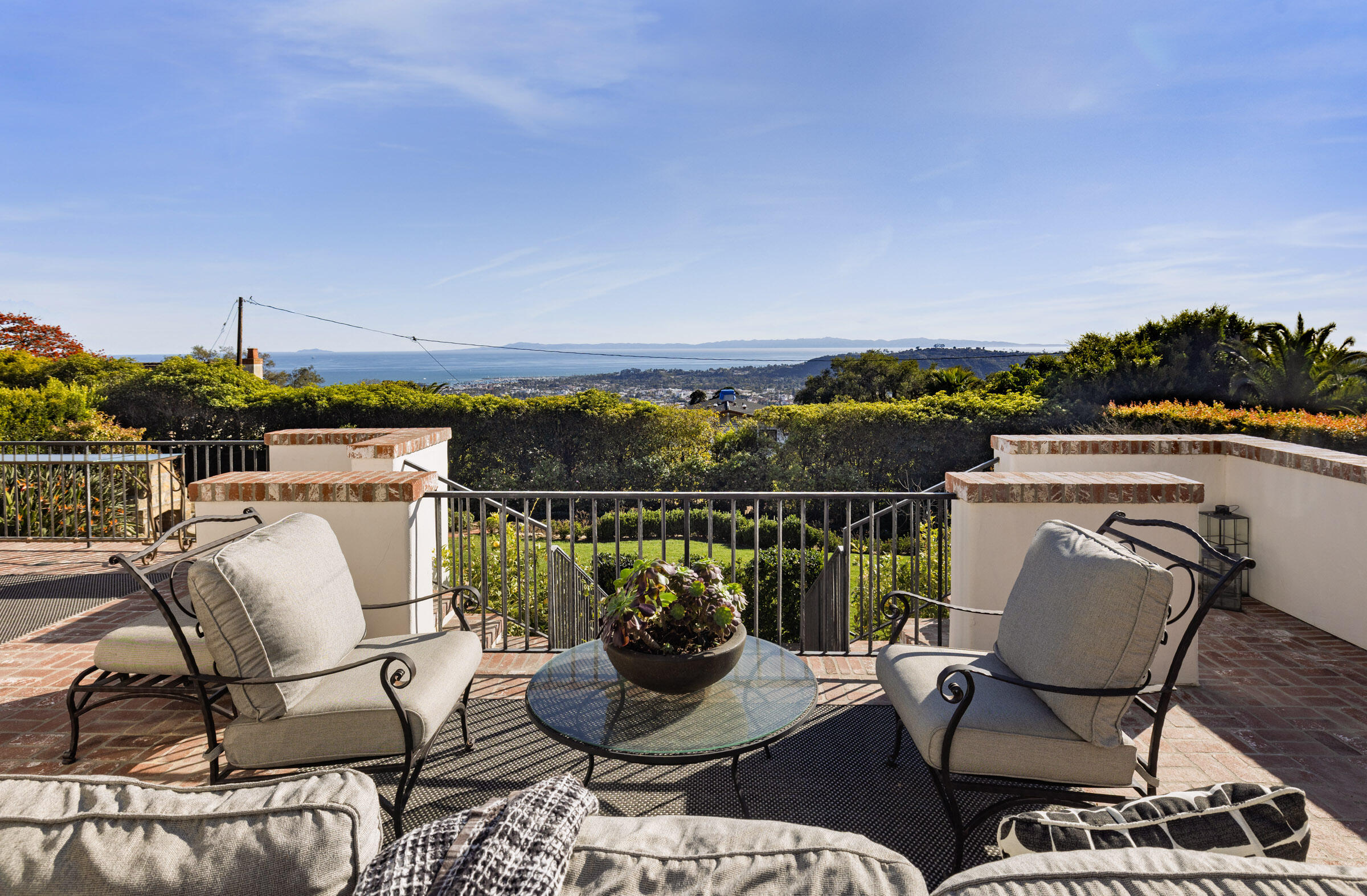 Santa Barbara, California 93103, United States, 4 Bedrooms Bedrooms, ,5 BathroomsBathrooms,Residential,Active,105602