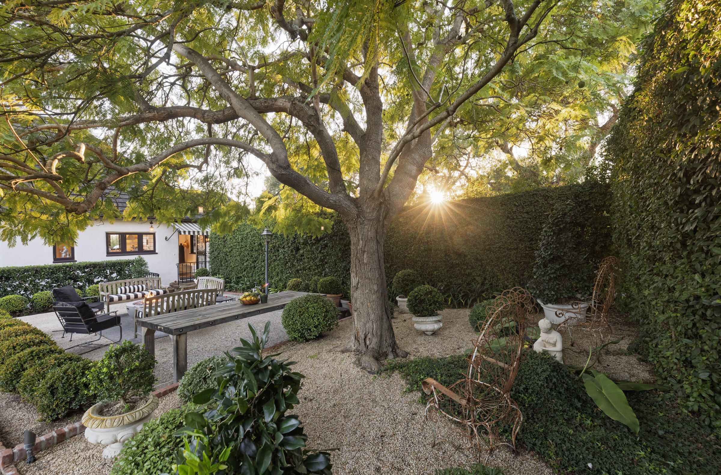 Santa Barbara, California 93103, United States, 4 Bedrooms Bedrooms, ,5 BathroomsBathrooms,Residential,Active,105602