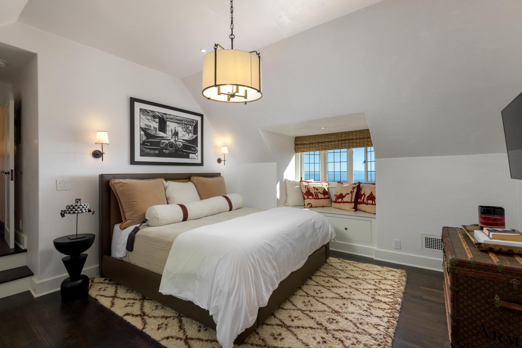 Santa Barbara, California 93103, United States, 4 Bedrooms Bedrooms, ,5 BathroomsBathrooms,Residential,Active,105602