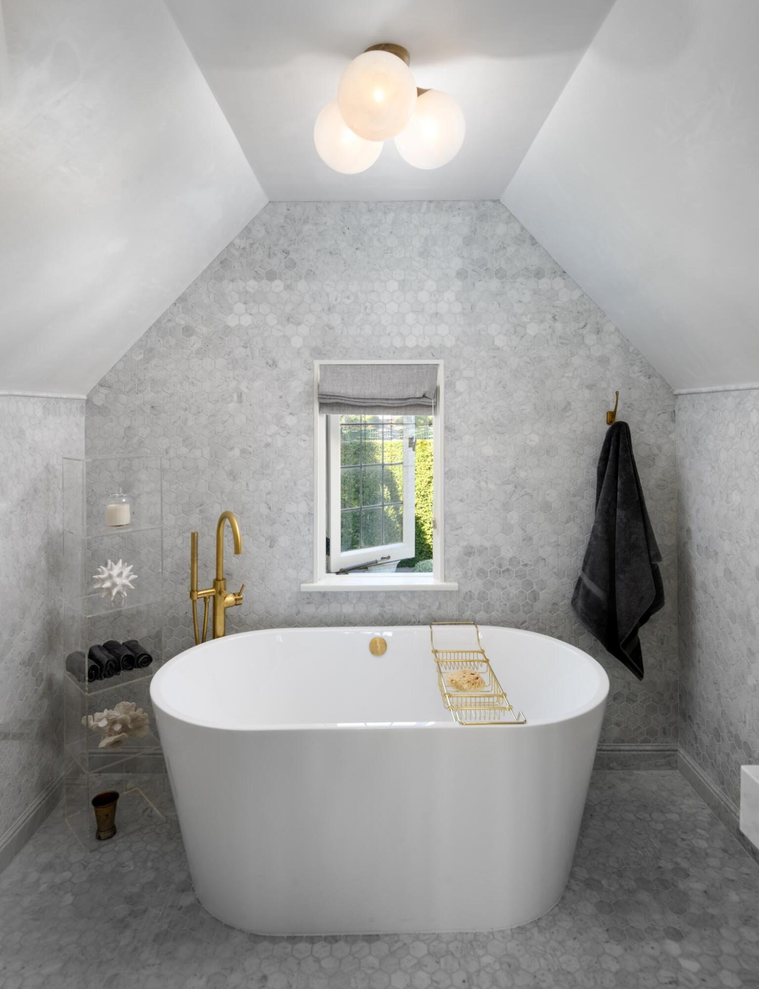 Santa Barbara, California 93103, United States, 4 Bedrooms Bedrooms, ,5 BathroomsBathrooms,Residential,Active,105602