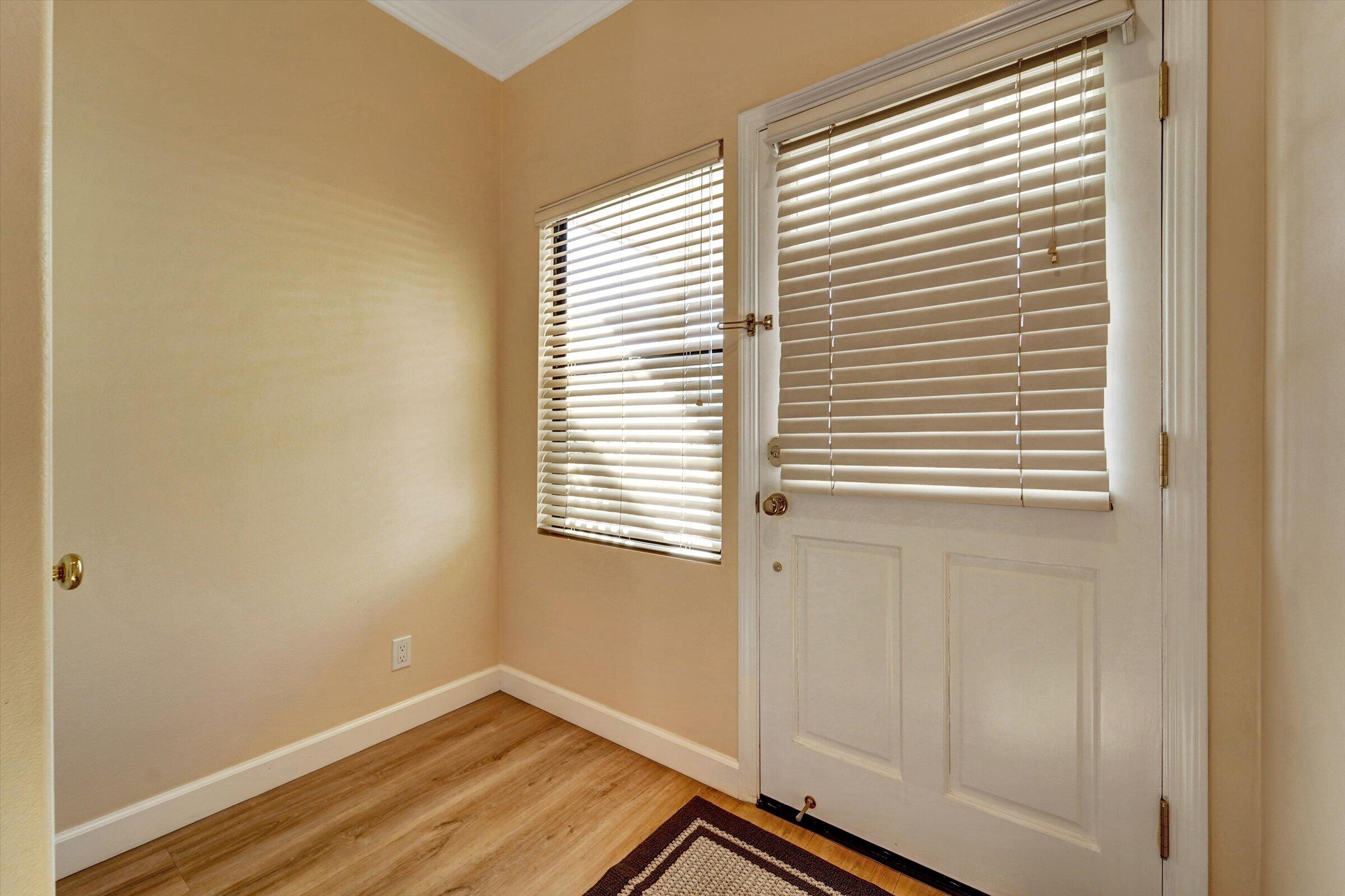 4501 Carpinteria Apt C